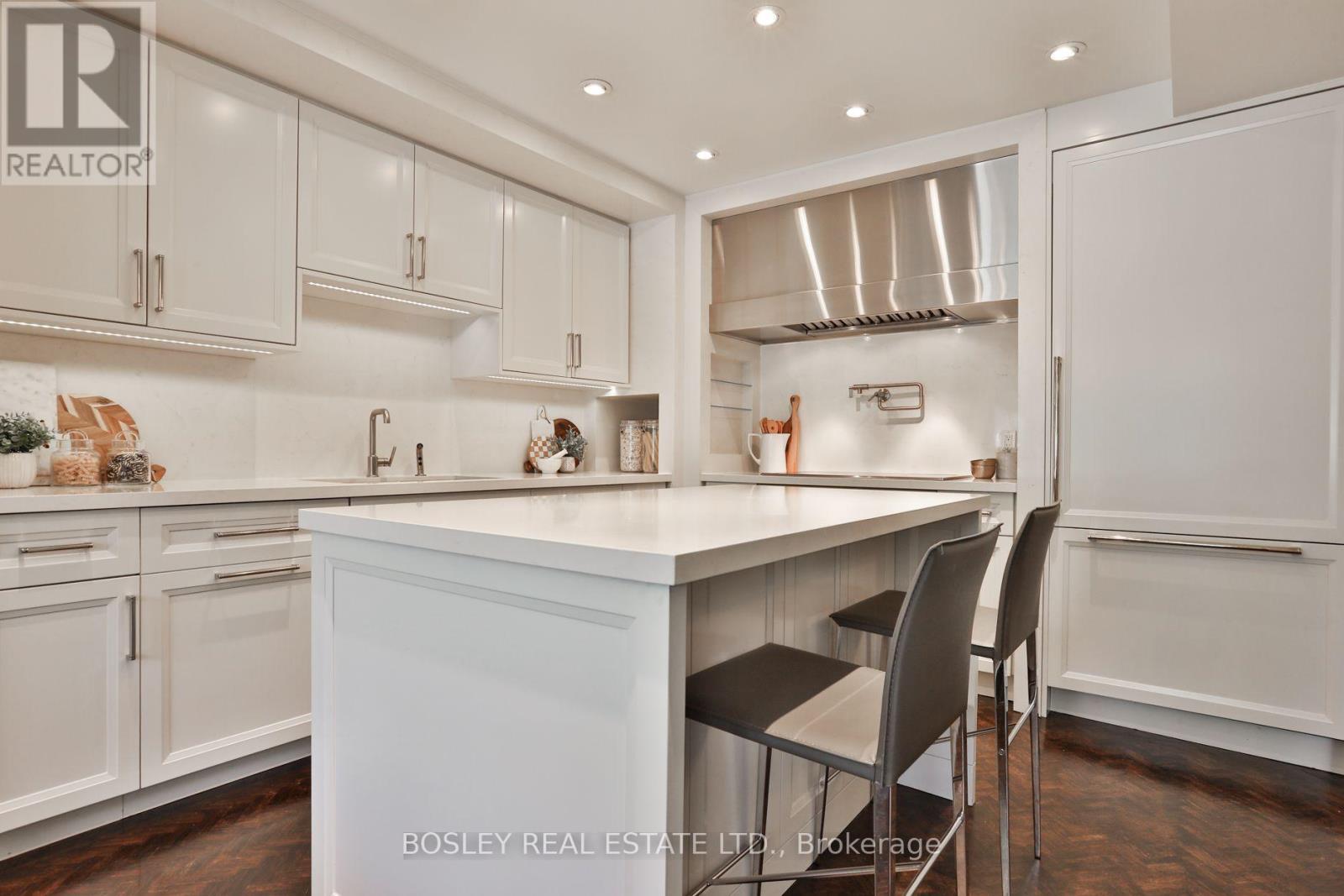 101 - 4 Lowther Avenue Property Photo 7
