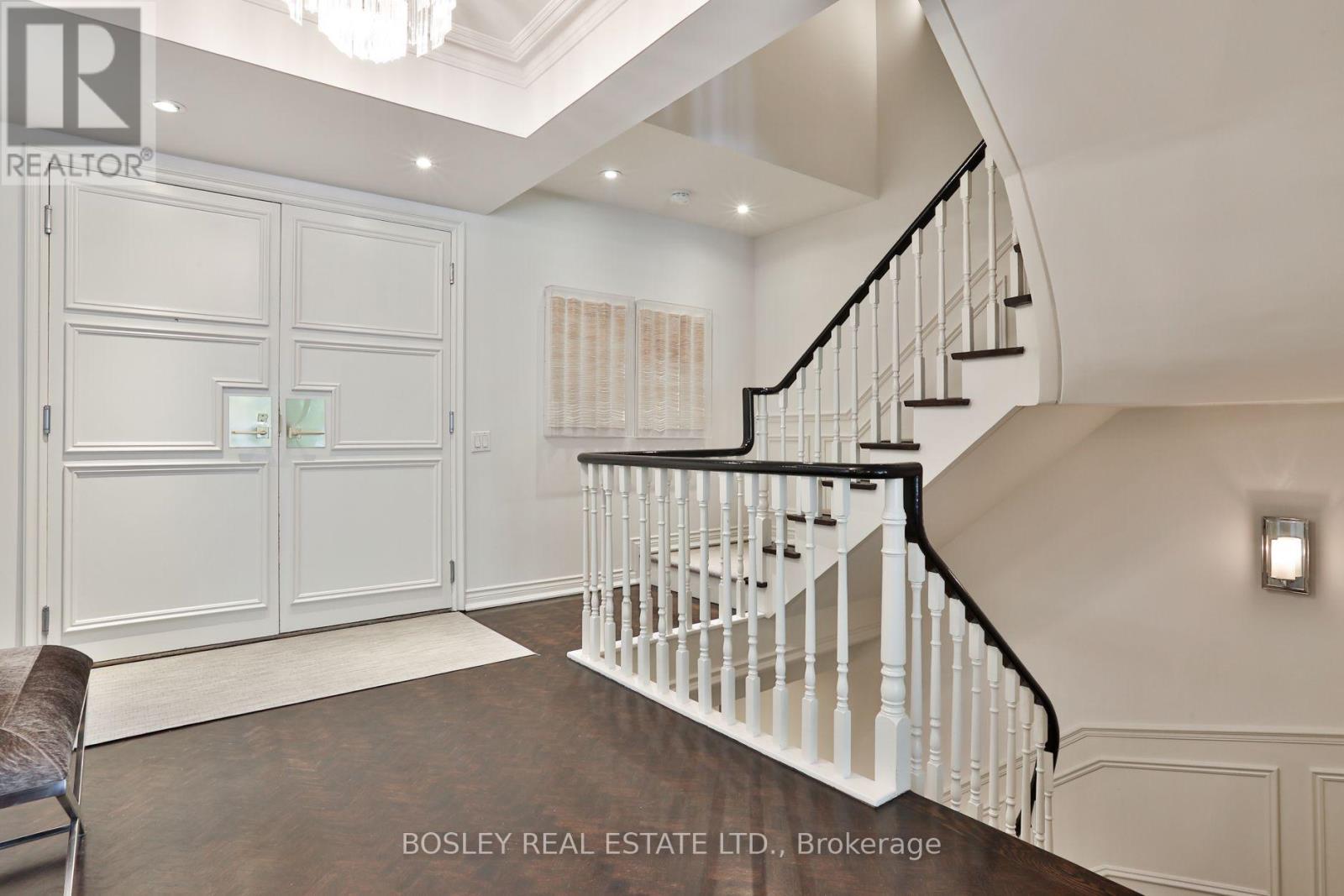 101 - 4 Lowther Avenue Property Photo 11