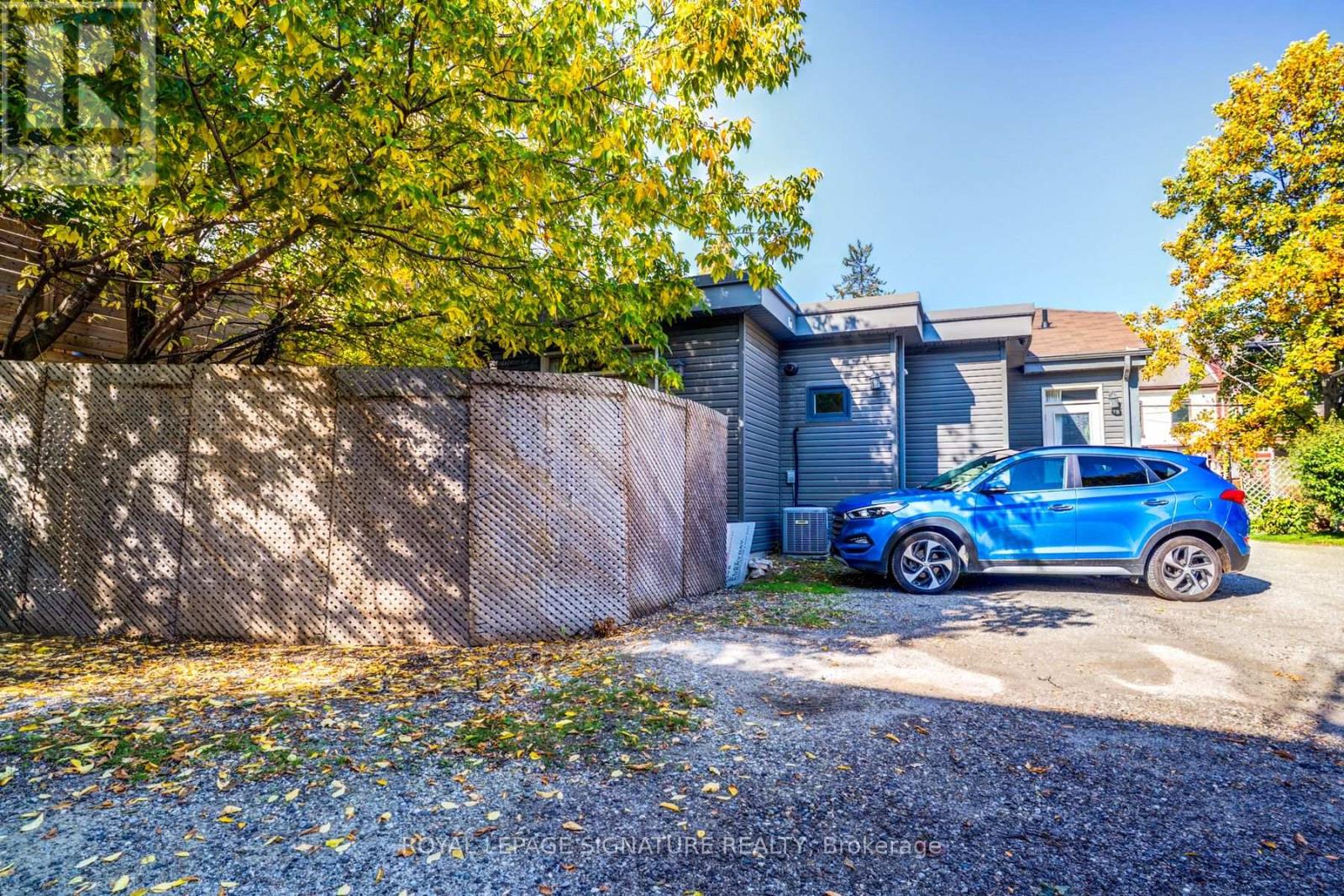 753-755 Richmond Street W Property Photo 18