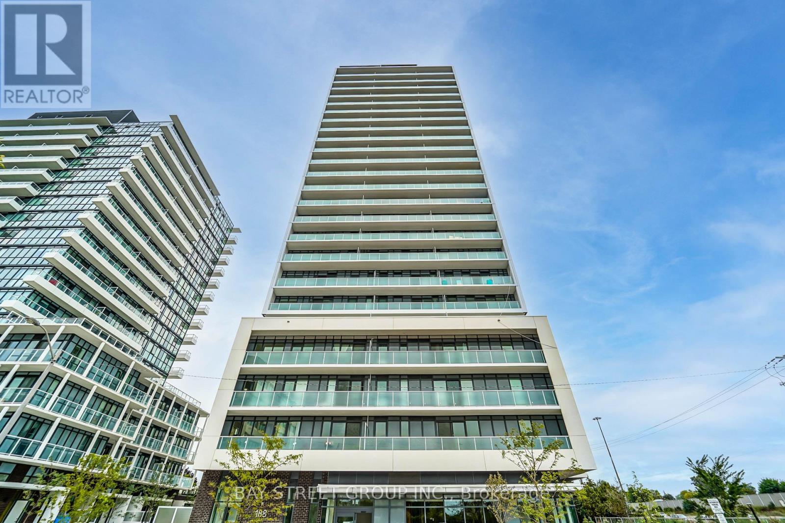 2016 - 188 Fairview Mall Drive Photo de la propriété 1