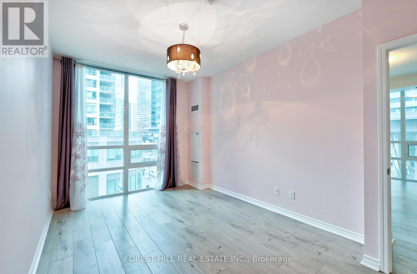 306 - 19 Grand Trunk Crescent Property Photo 18