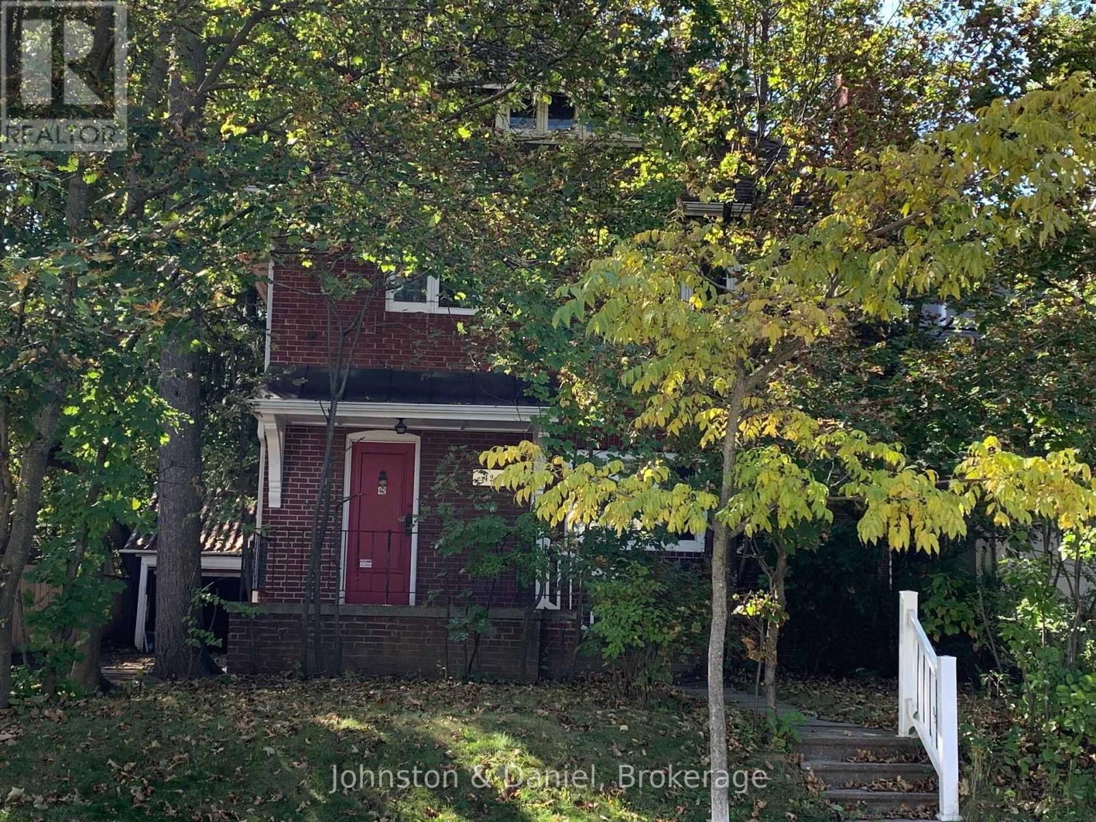 42 Lascelles Boulevard Property Photo 1
