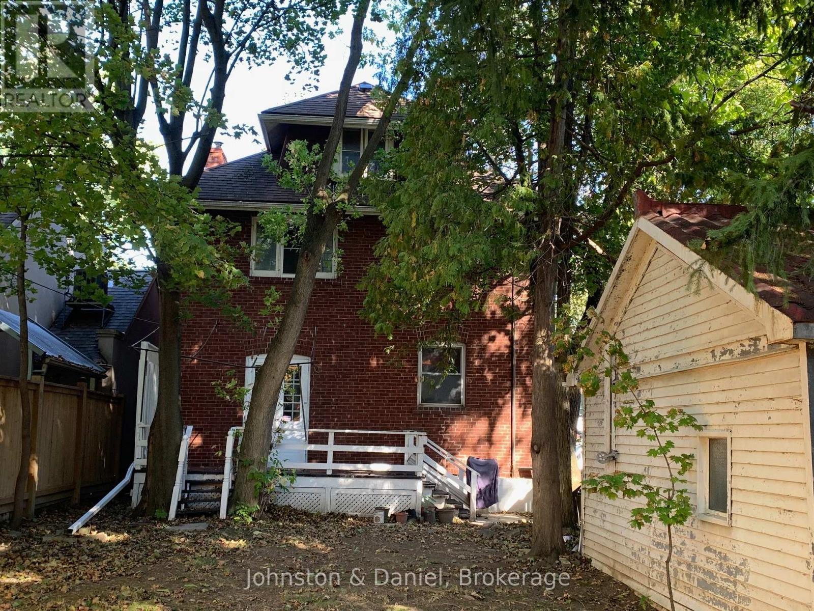 42 Lascelles Boulevard Property Photo 3
