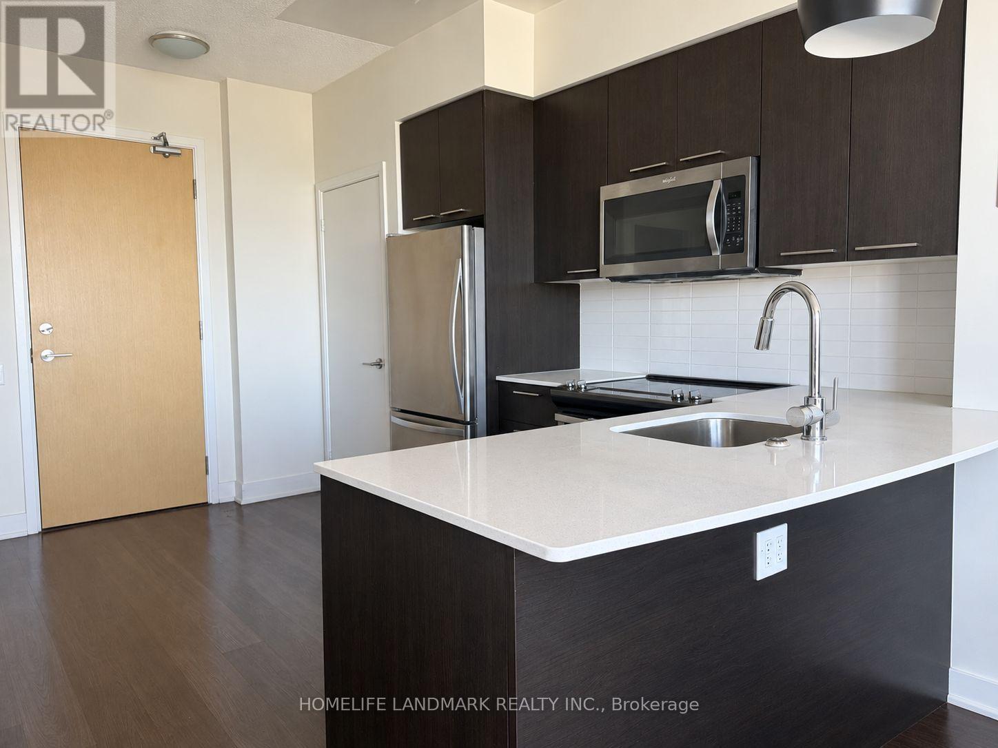 3404 - 30 Roehampton Avenue Property Photo 2