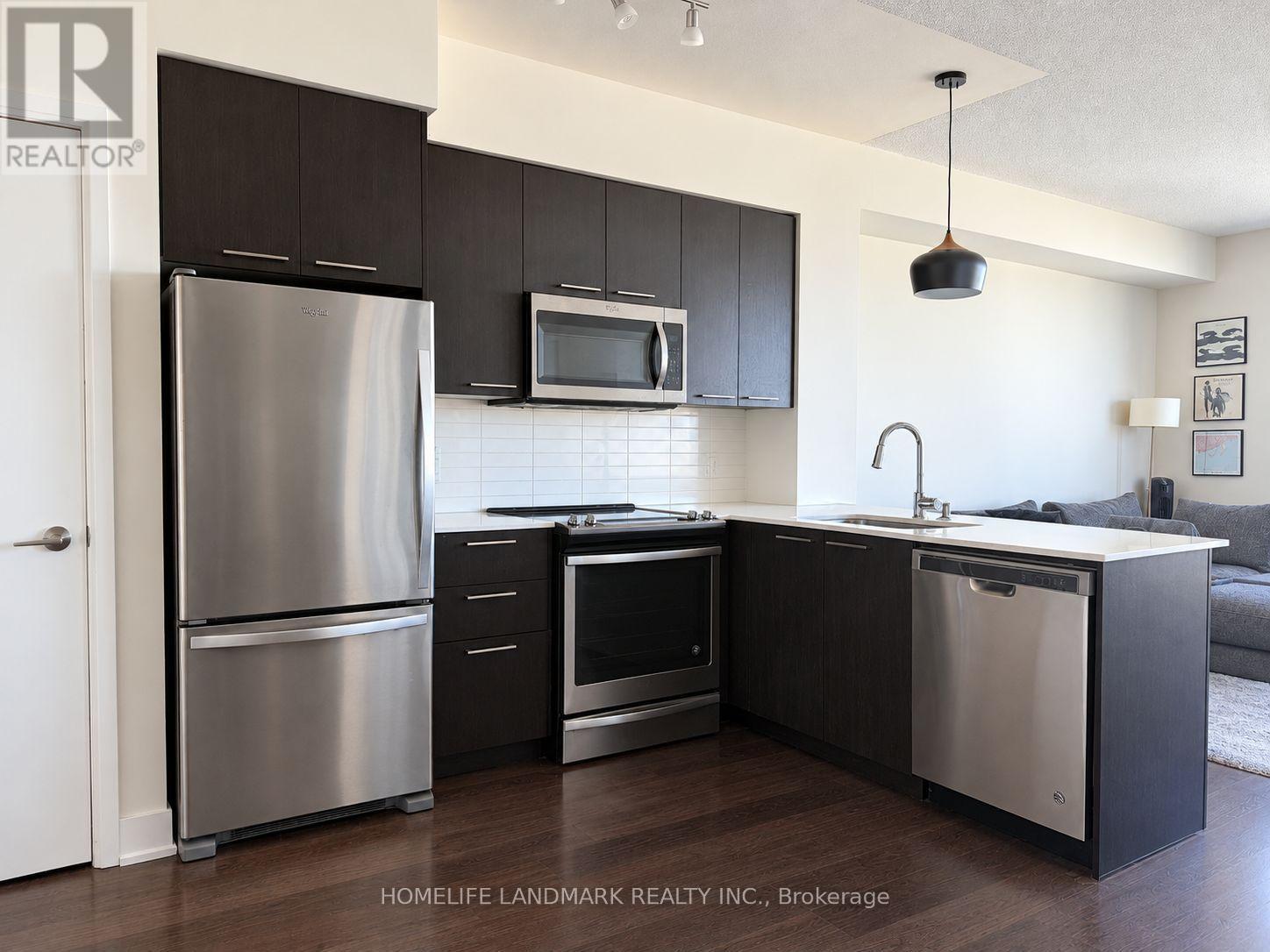 3404 - 30 Roehampton Avenue Property Photo 3