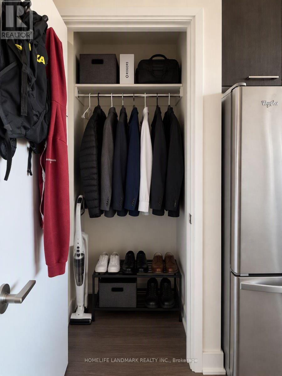 3404 - 30 Roehampton Avenue Property Photo 4