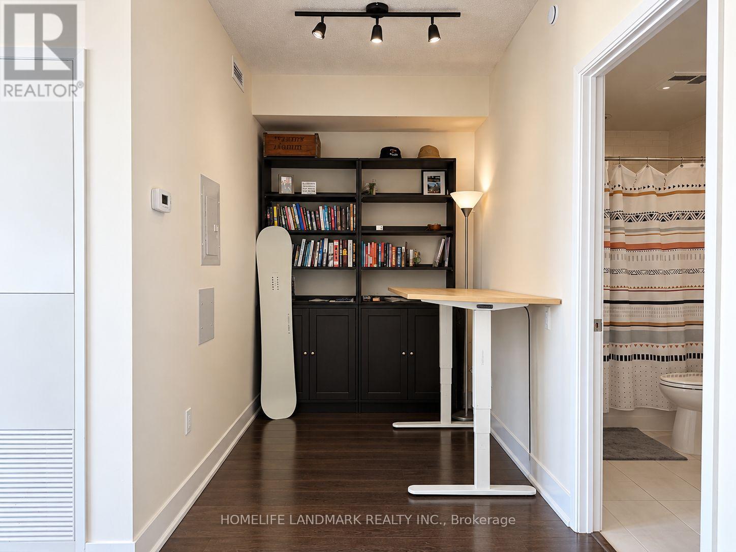 3404 - 30 Roehampton Avenue Property Photo 7