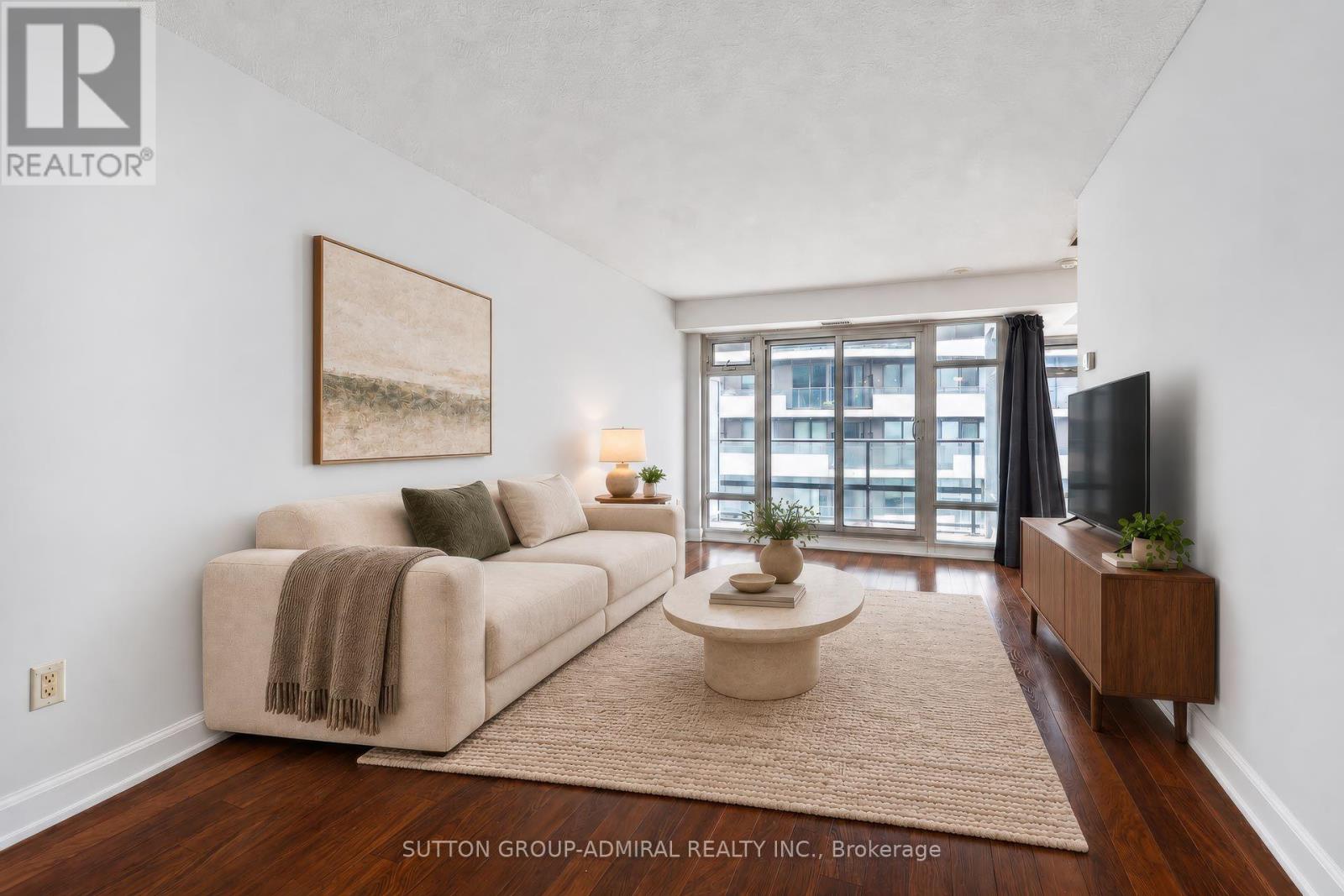 3210 - 2191 Yonge Street Property Photo 8