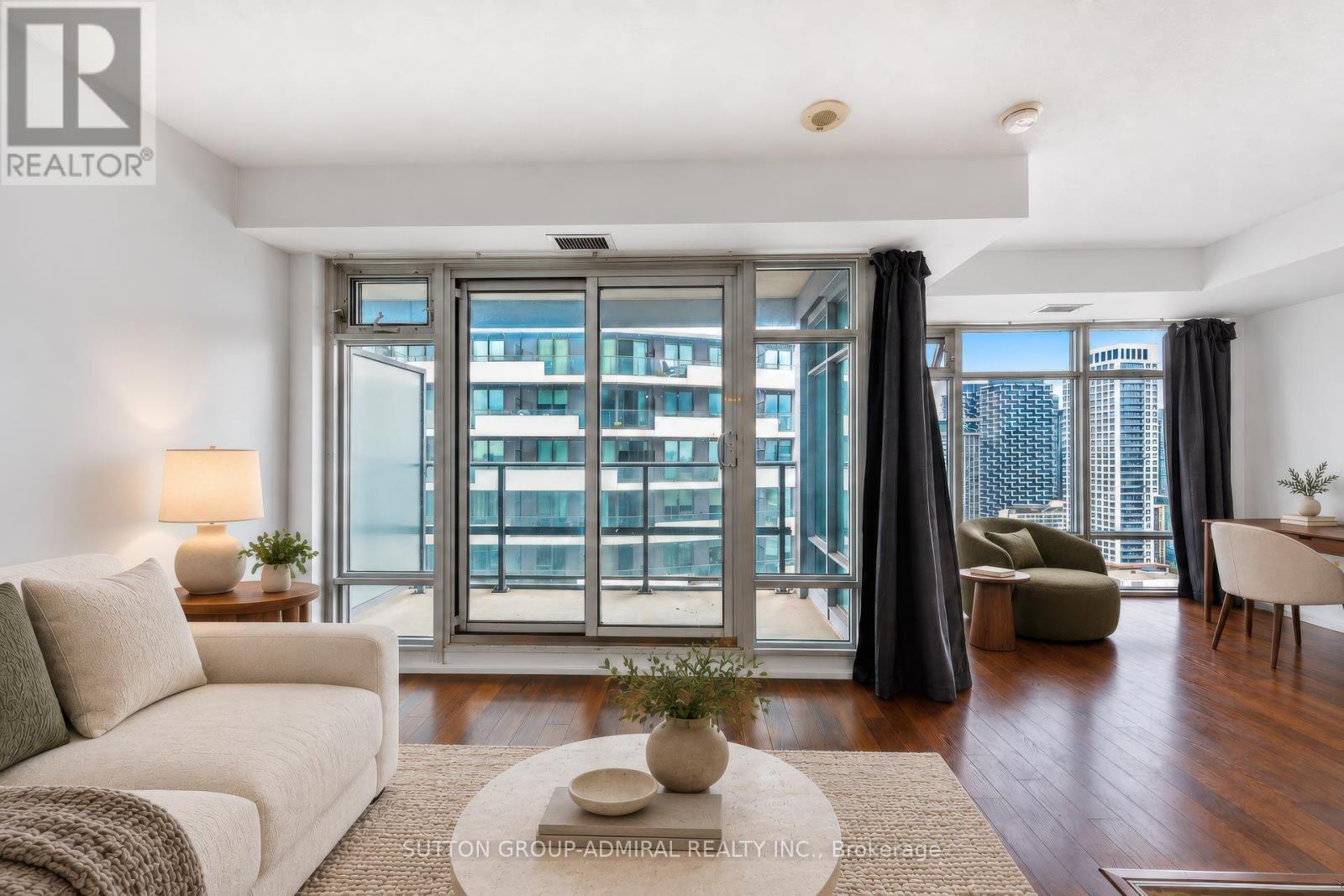 3210 - 2191 Yonge Street Property Photo 11