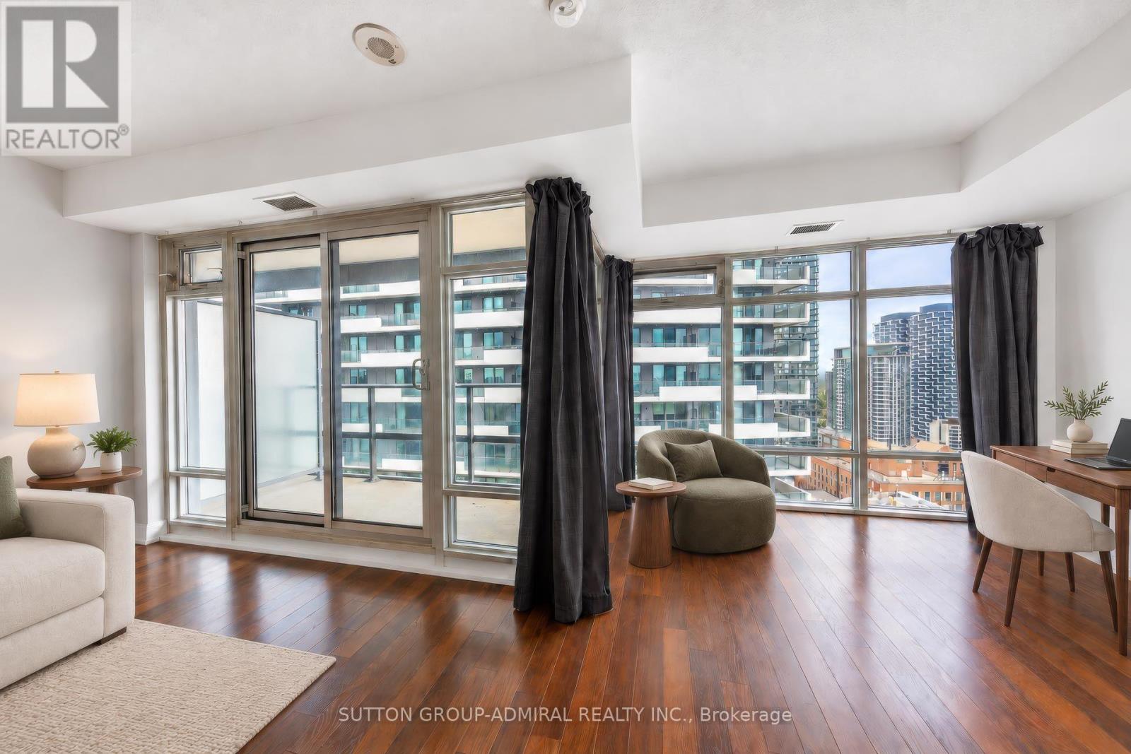 3210 - 2191 Yonge Street Property Photo 12