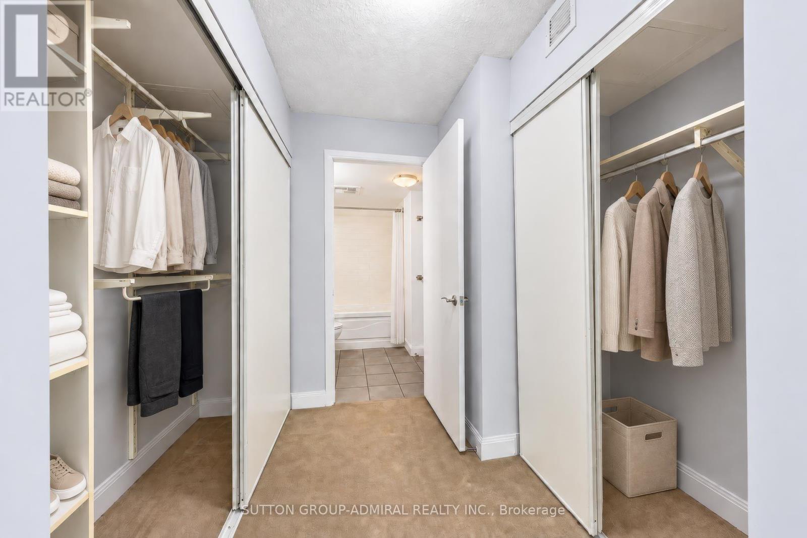 3210 - 2191 Yonge Street Property Photo 18