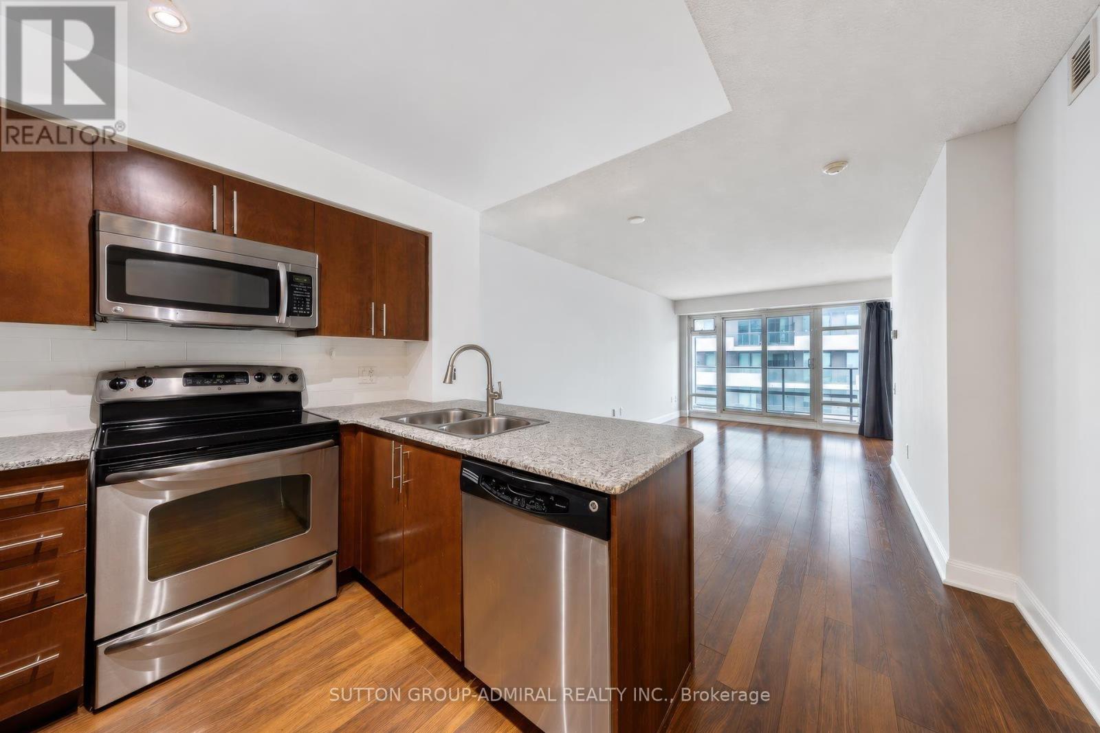 3210 - 2191 Yonge Street Property Photo 25