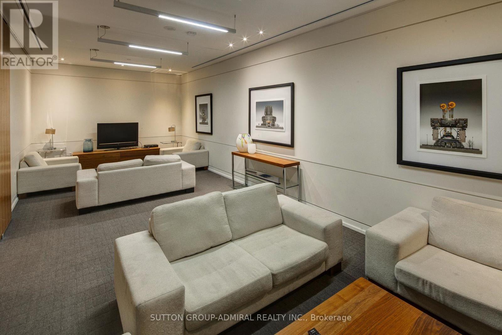 3210 - 2191 Yonge Street Property Photo 39