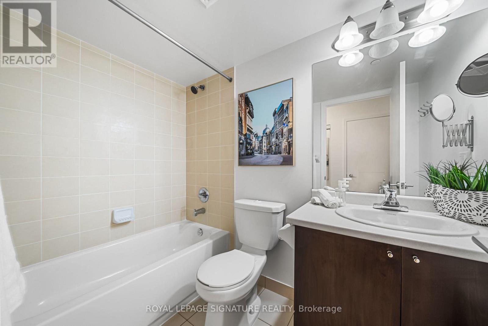 721 - 35 Saranac Boulevard Property Photo 9