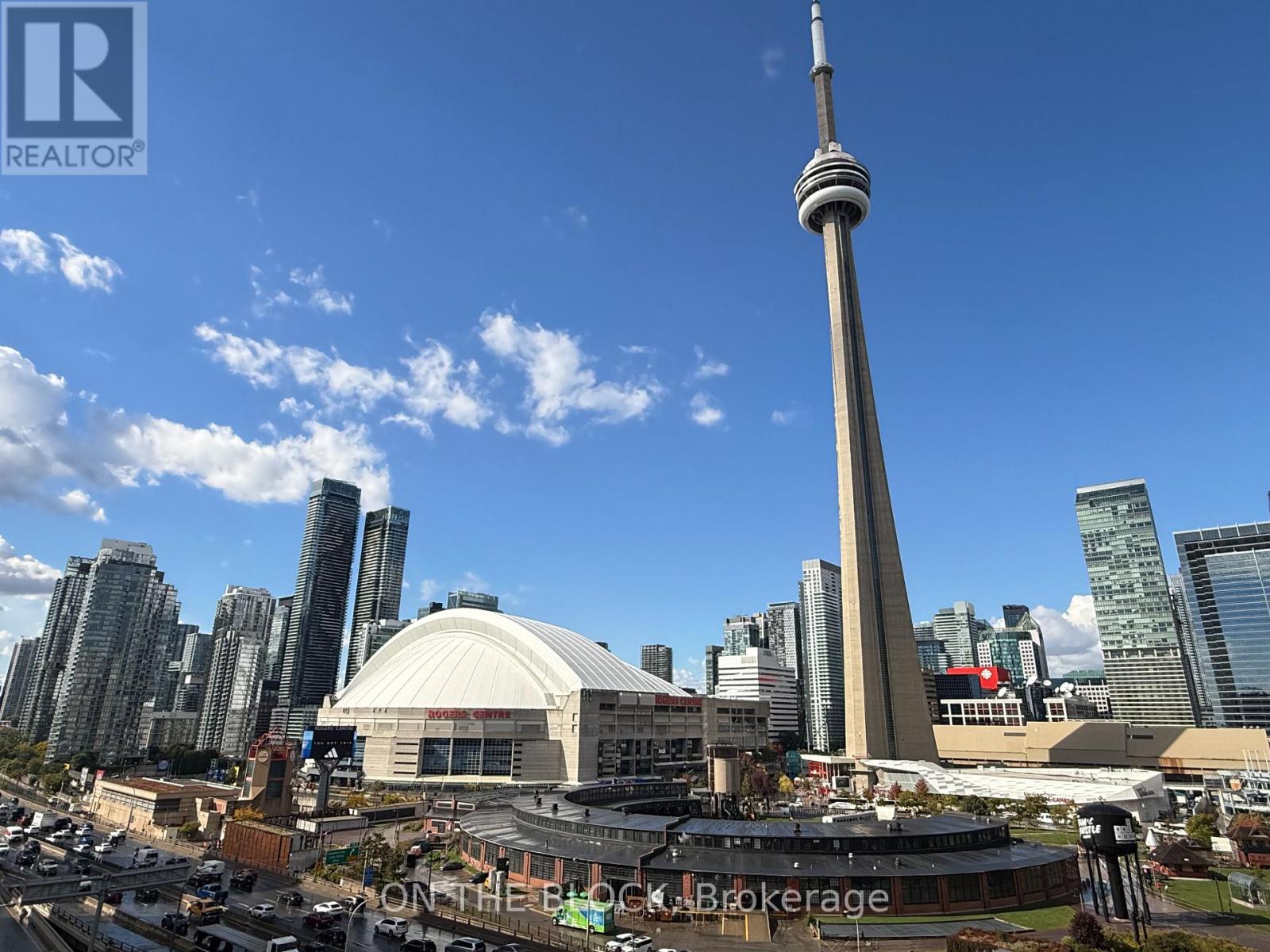 1515 - 230 Queens Quay W Property Photo 1