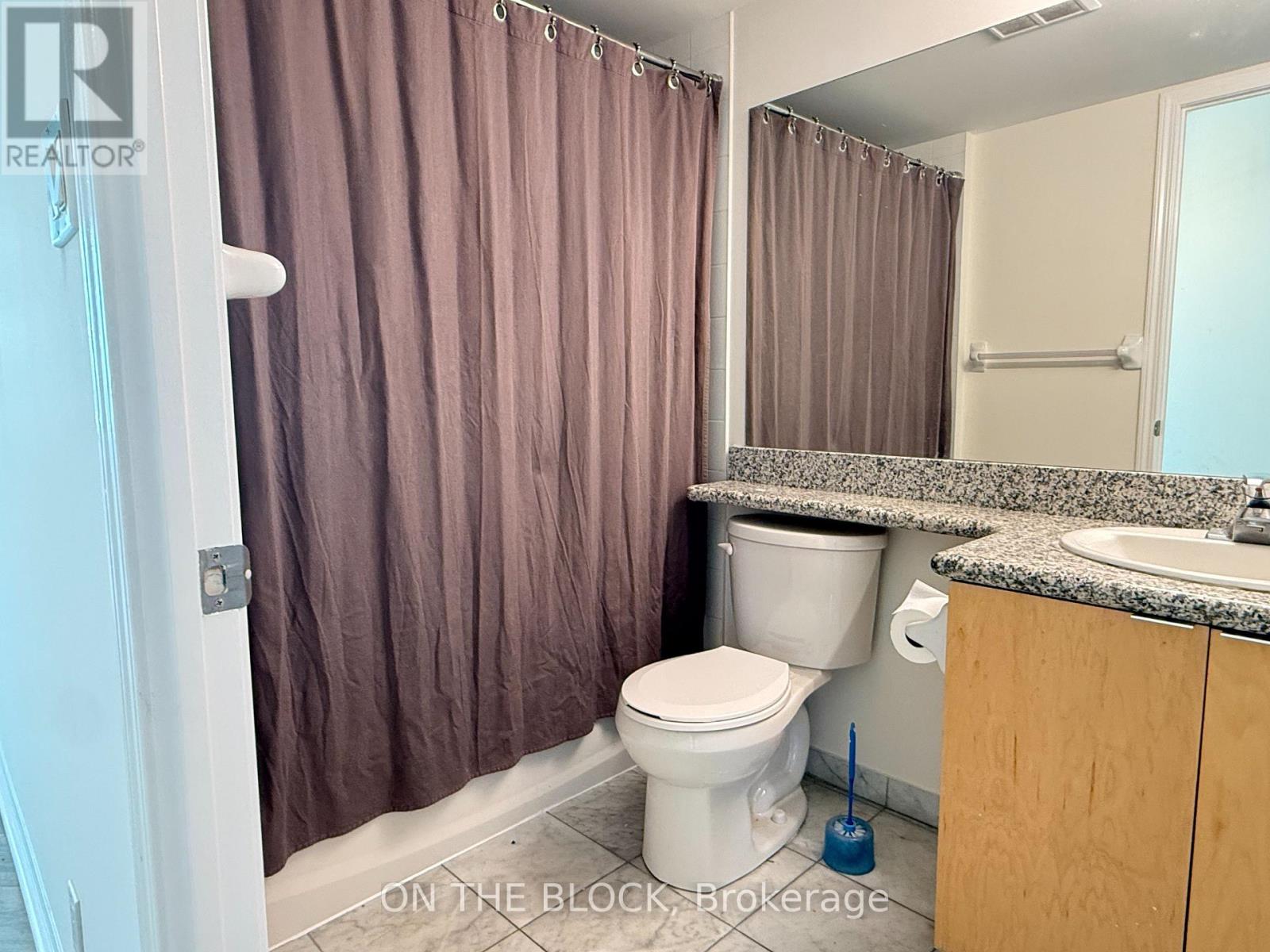1515 - 230 Queens Quay W Property Photo 11