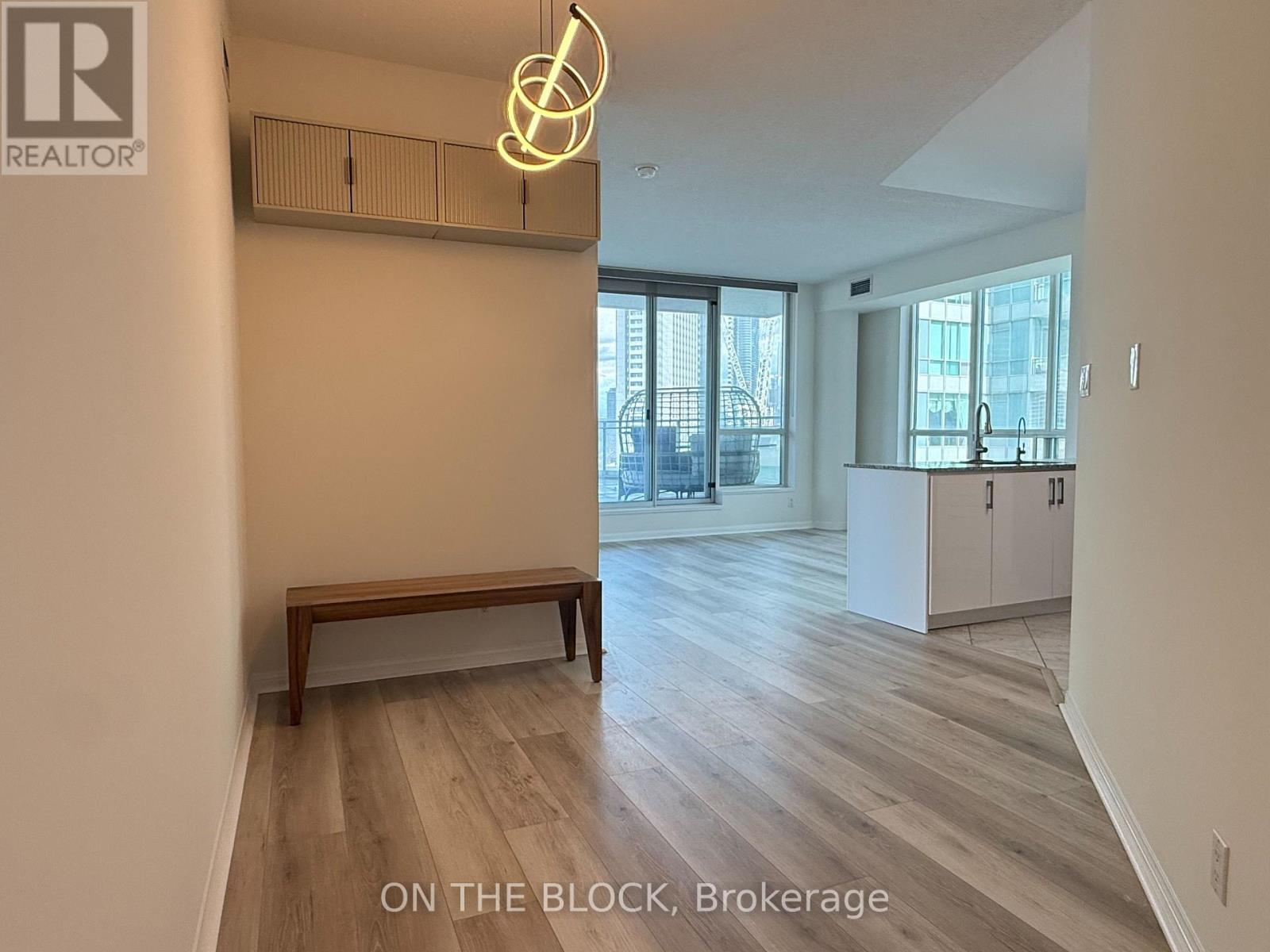 1515 - 230 Queens Quay W Property Photo 12