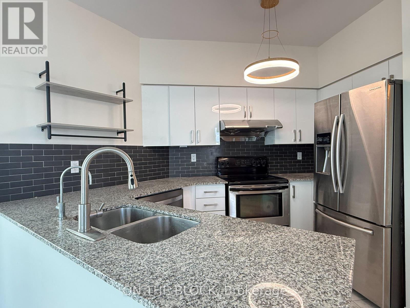 1515 - 230 Queens Quay W Property Photo 15