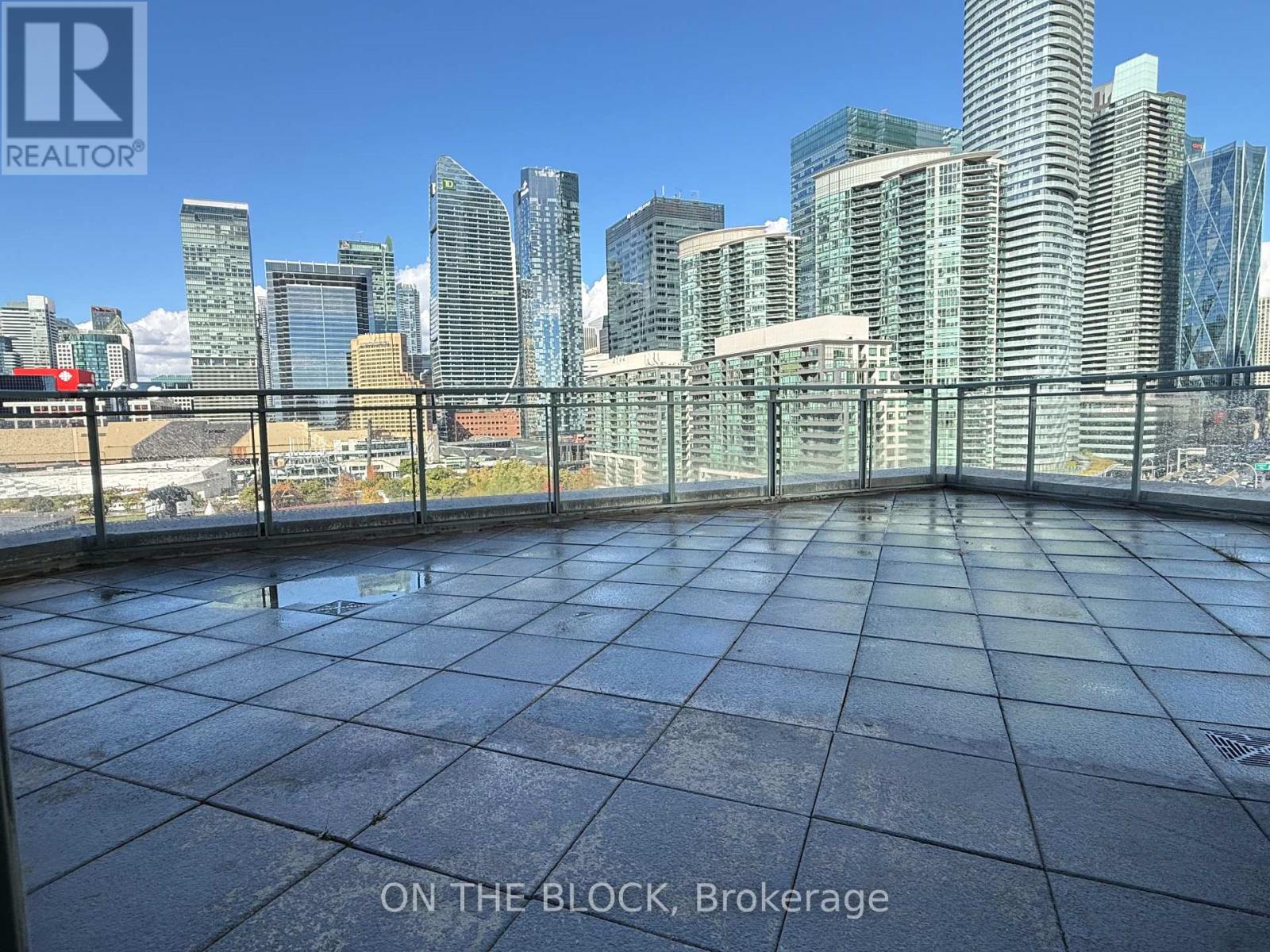 1515 - 230 Queens Quay W Property Photo 18