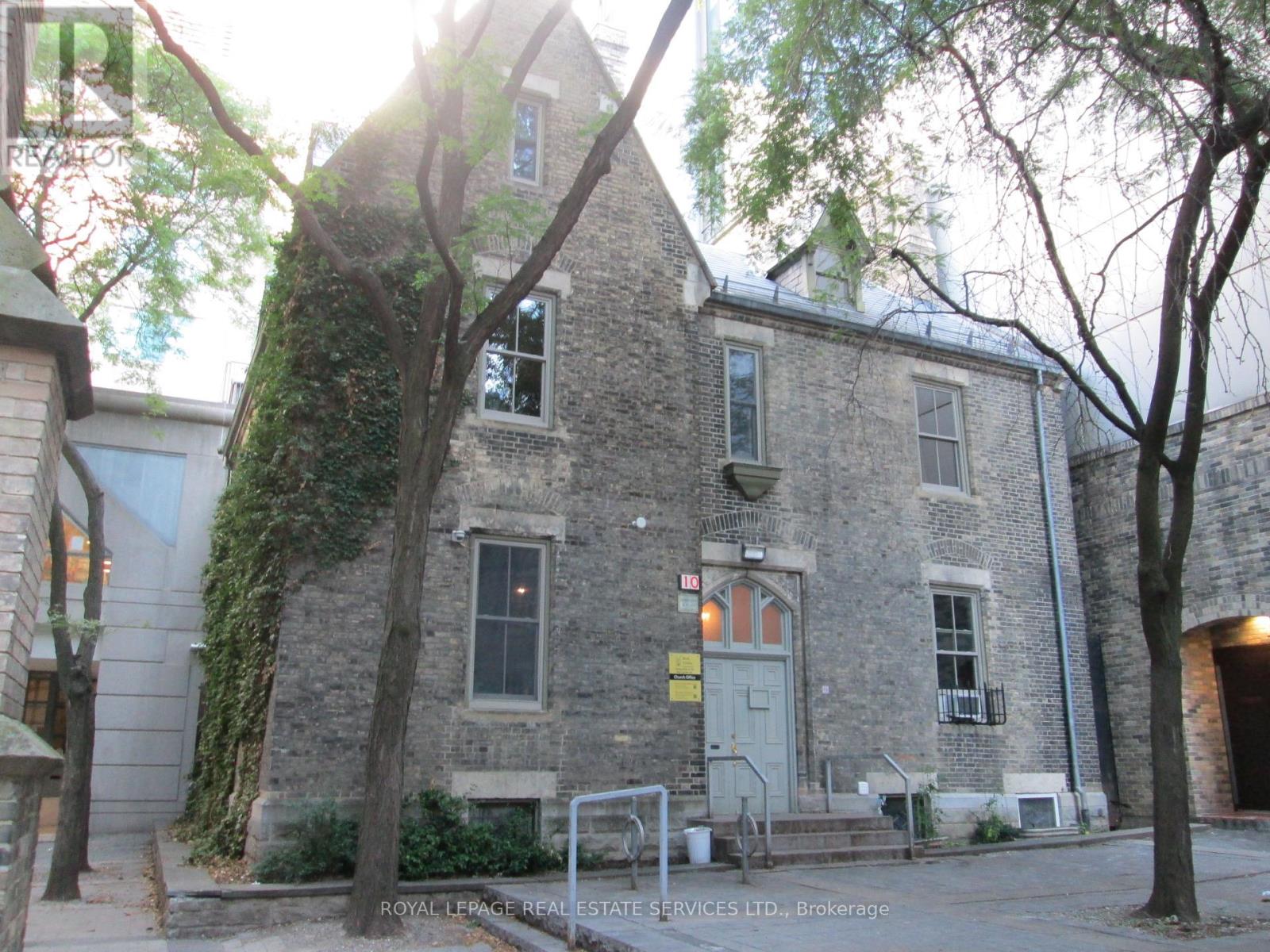 10 Trinity Square Property Photo 1