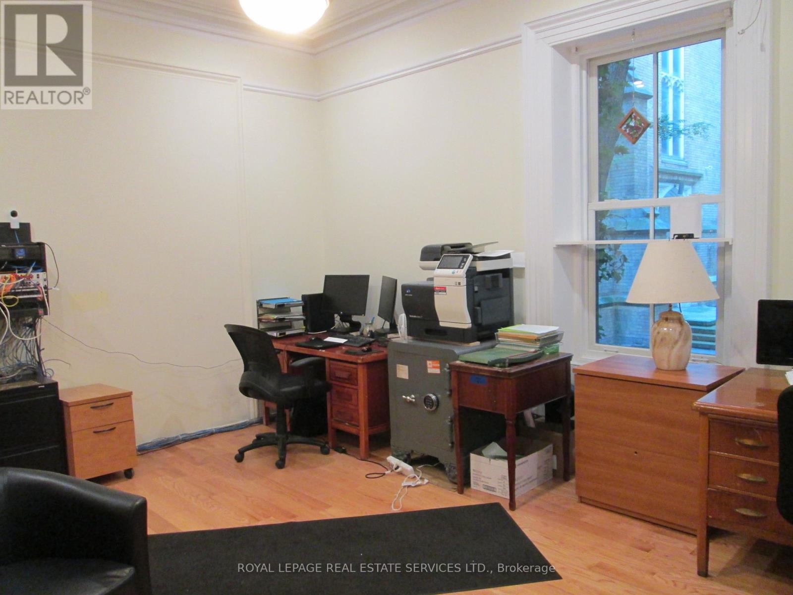 10 Trinity Square Property Photo 6