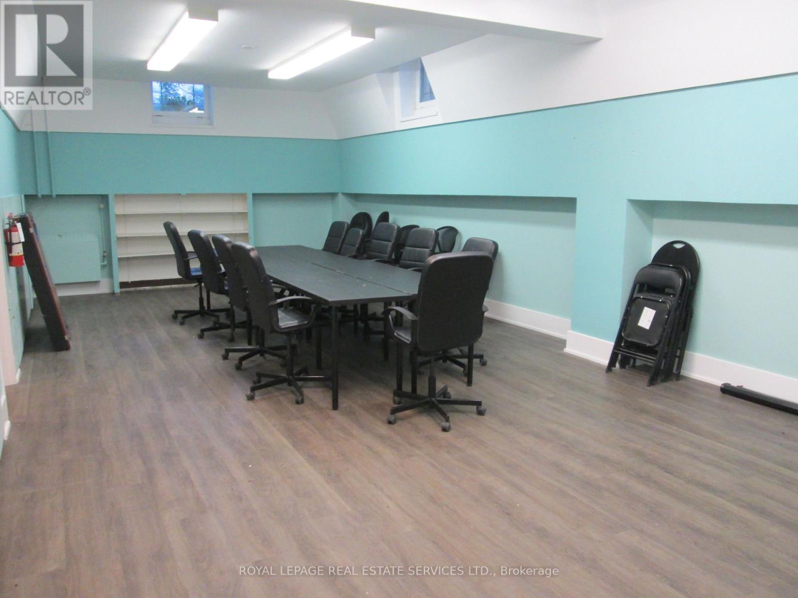 10 Trinity Square Property Photo 7