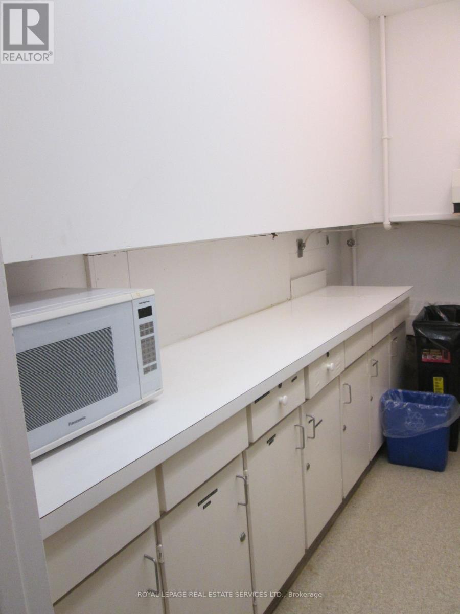 10 Trinity Square Property Photo 9