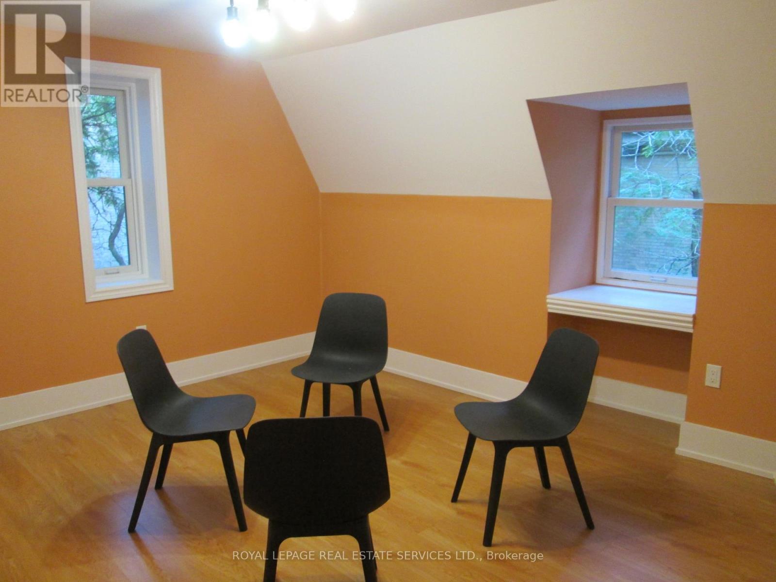 10 Trinity Square Property Photo 19