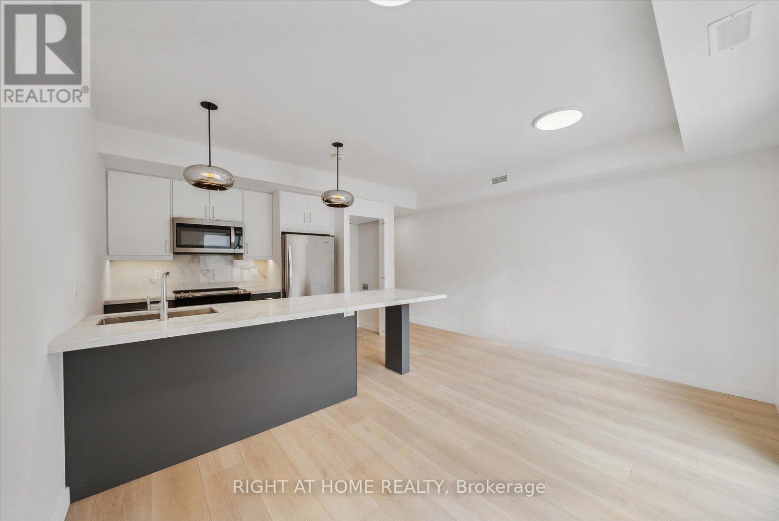 2 - 367 Howland Avenue Property Photo 6