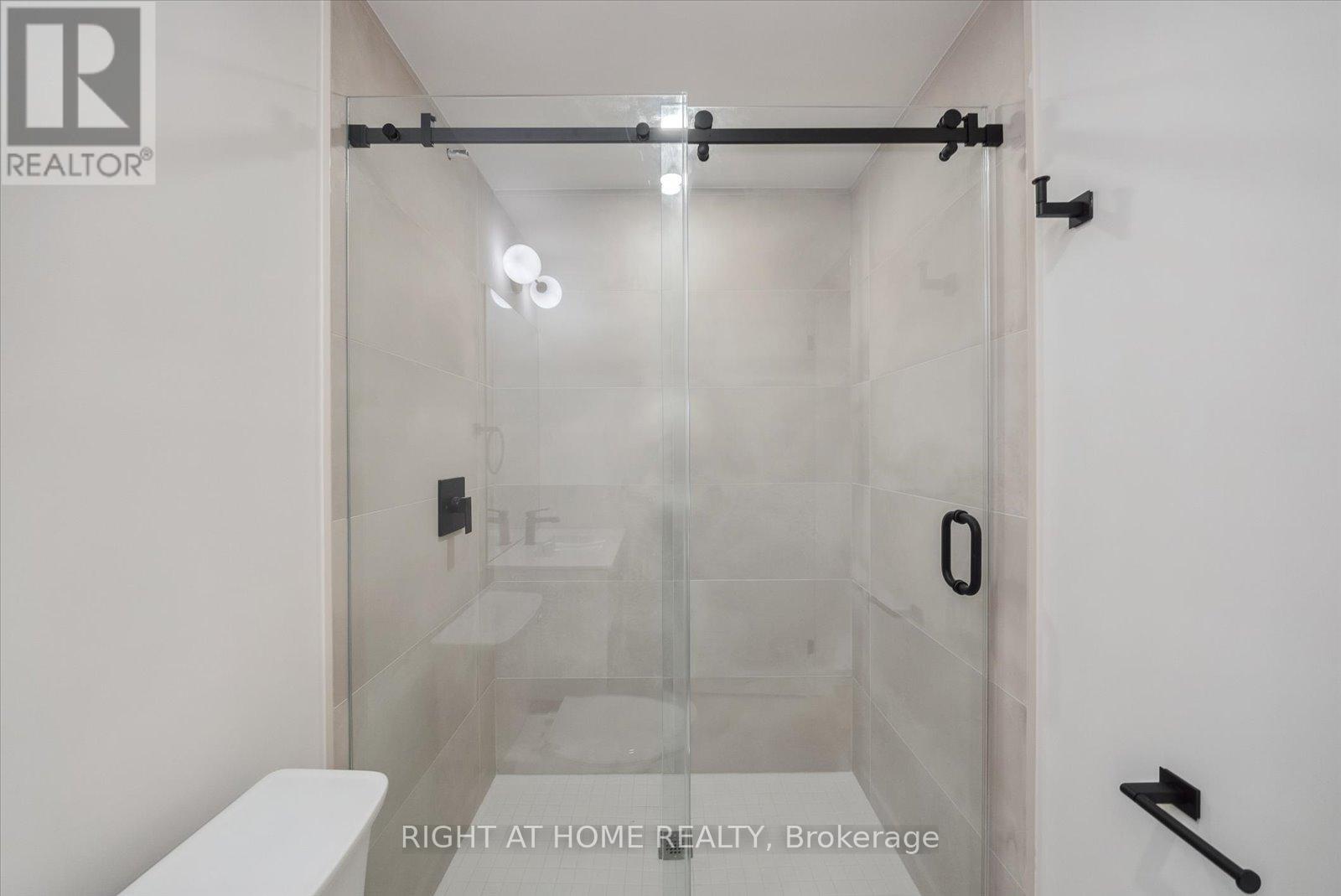 2 - 367 Howland Avenue Property Photo 15