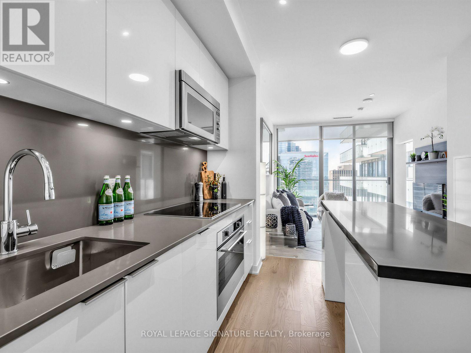 3707 - 20 Lombard Street Property Photo 16