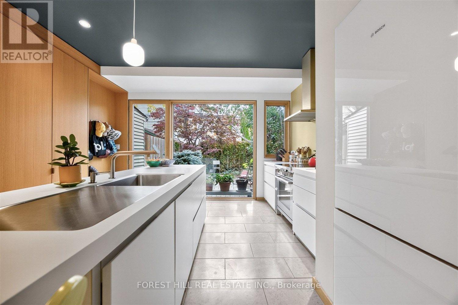 44 Russell Street Property Photo 16