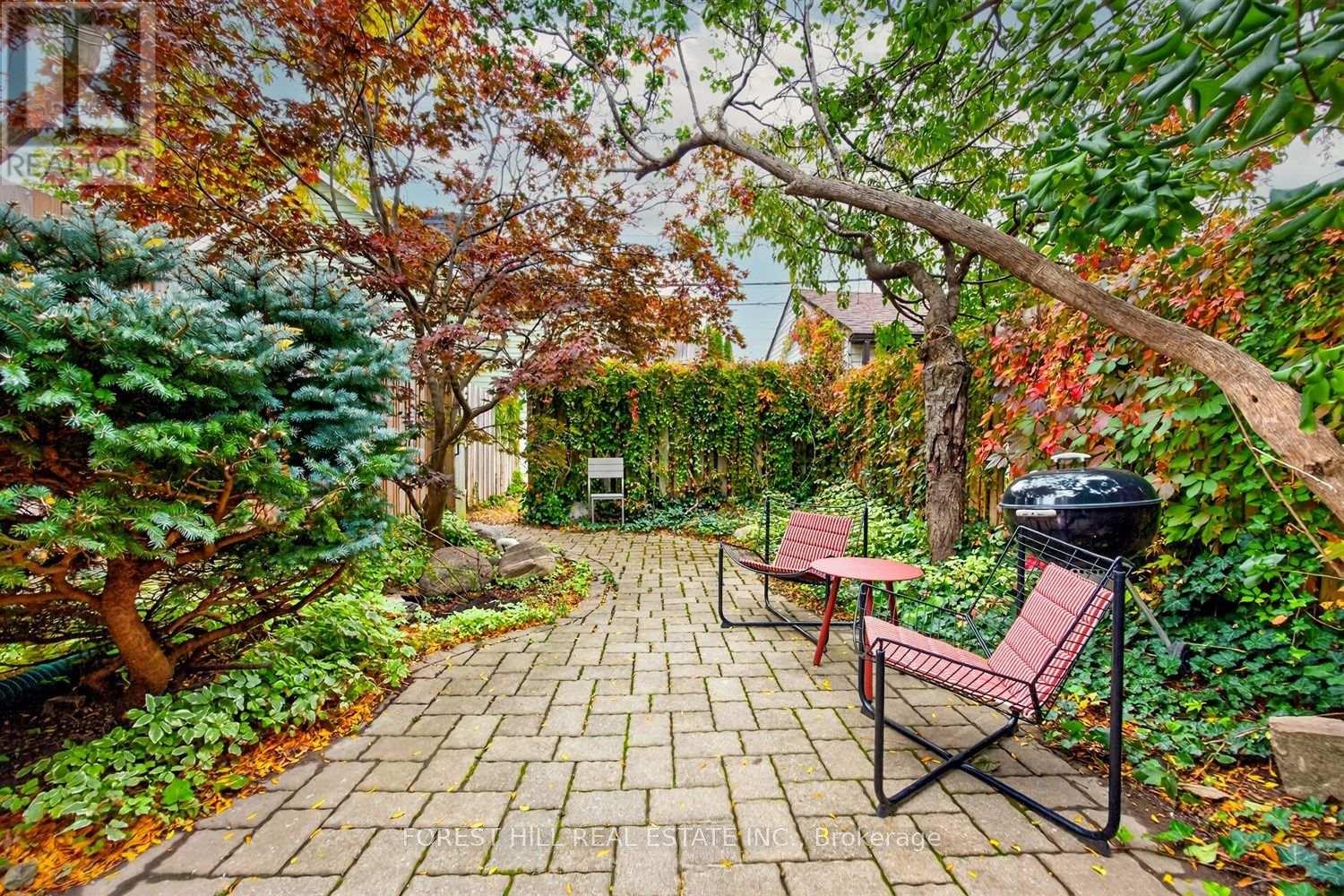 44 Russell Street Property Photo 33