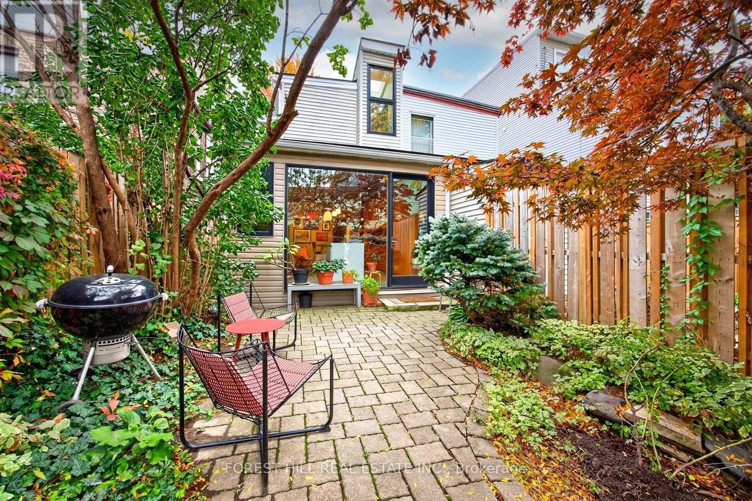 44 Russell Street Property Photo 34