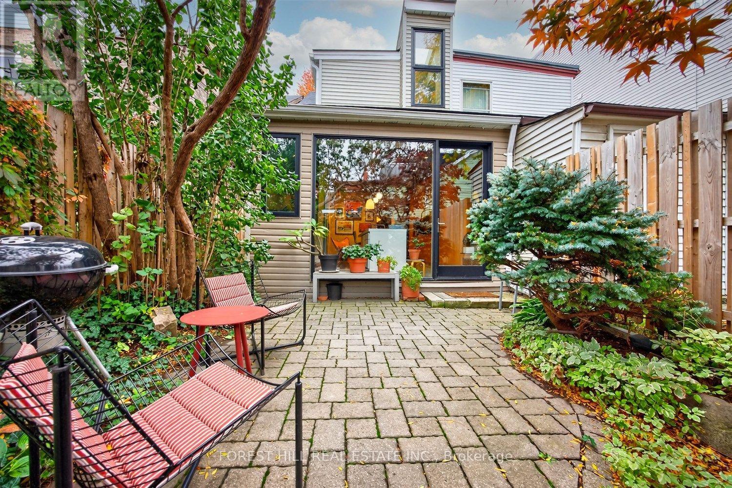 44 Russell Street Property Photo 35