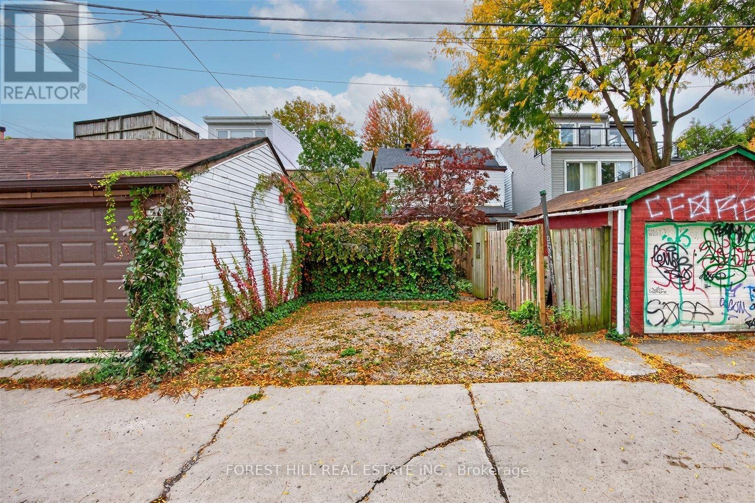 44 Russell Street Property Photo 37