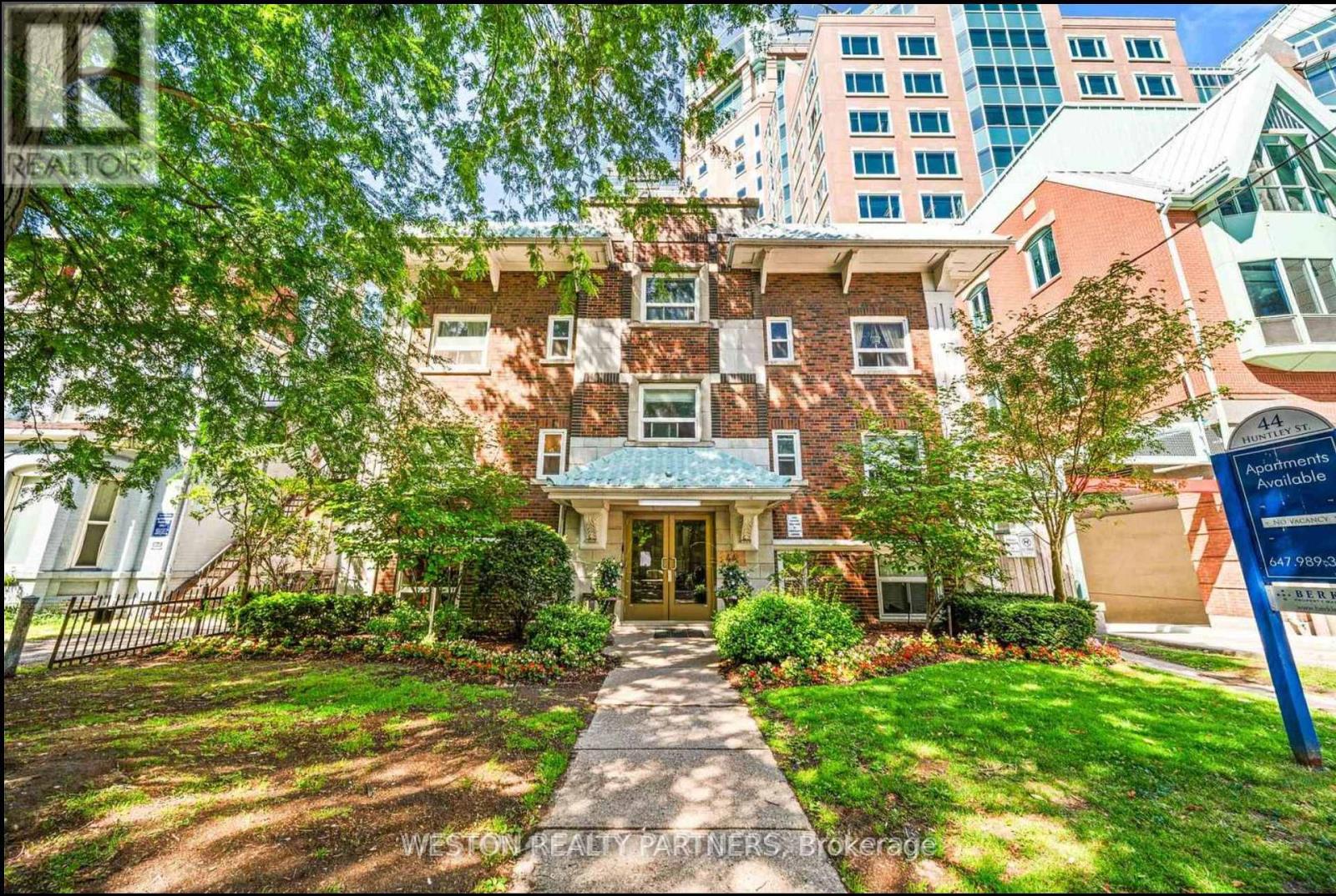 102 - 44 HUNTLEY STREET Property Photo 1
