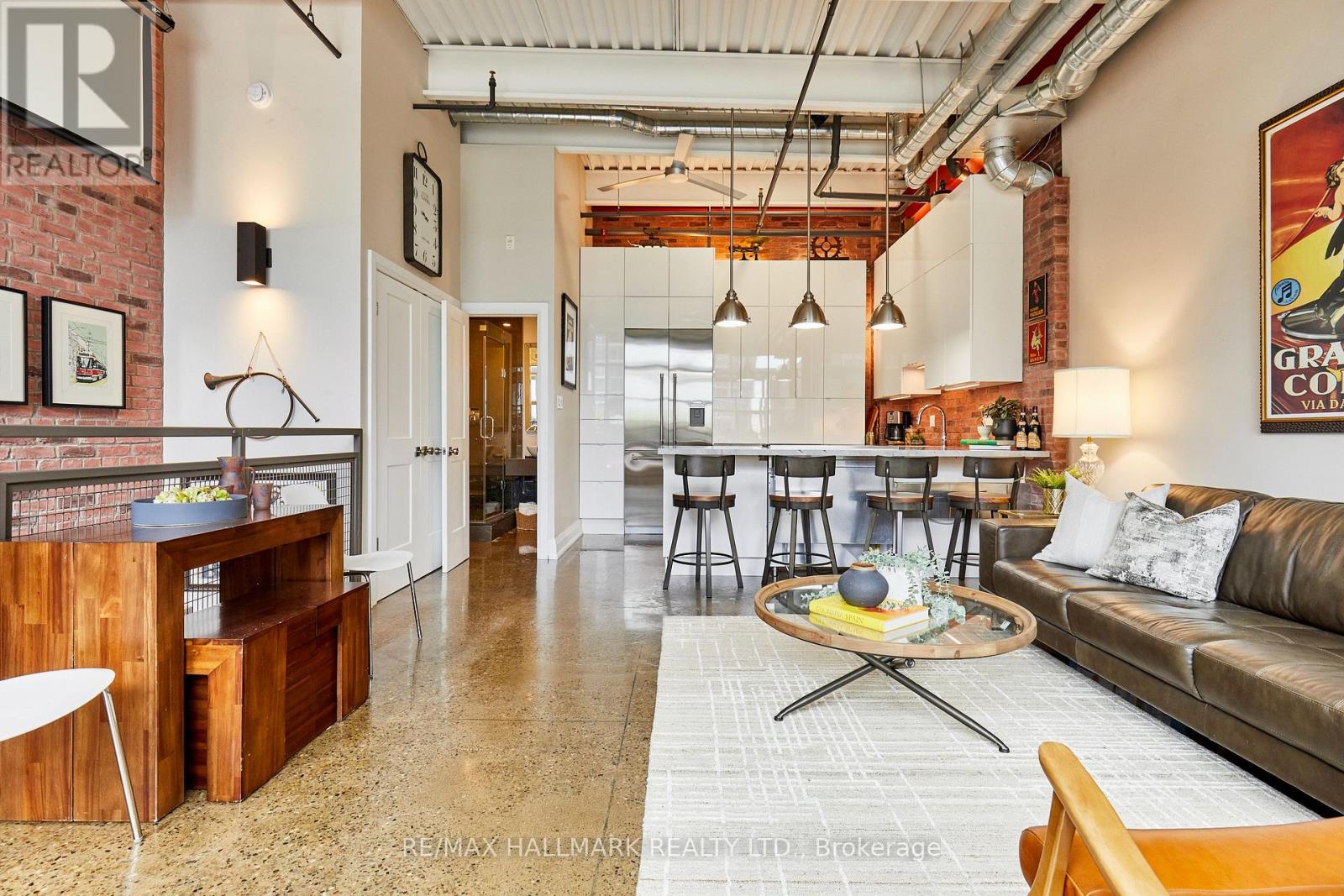 412 - 383 Adelaide Street E Property Photo 4