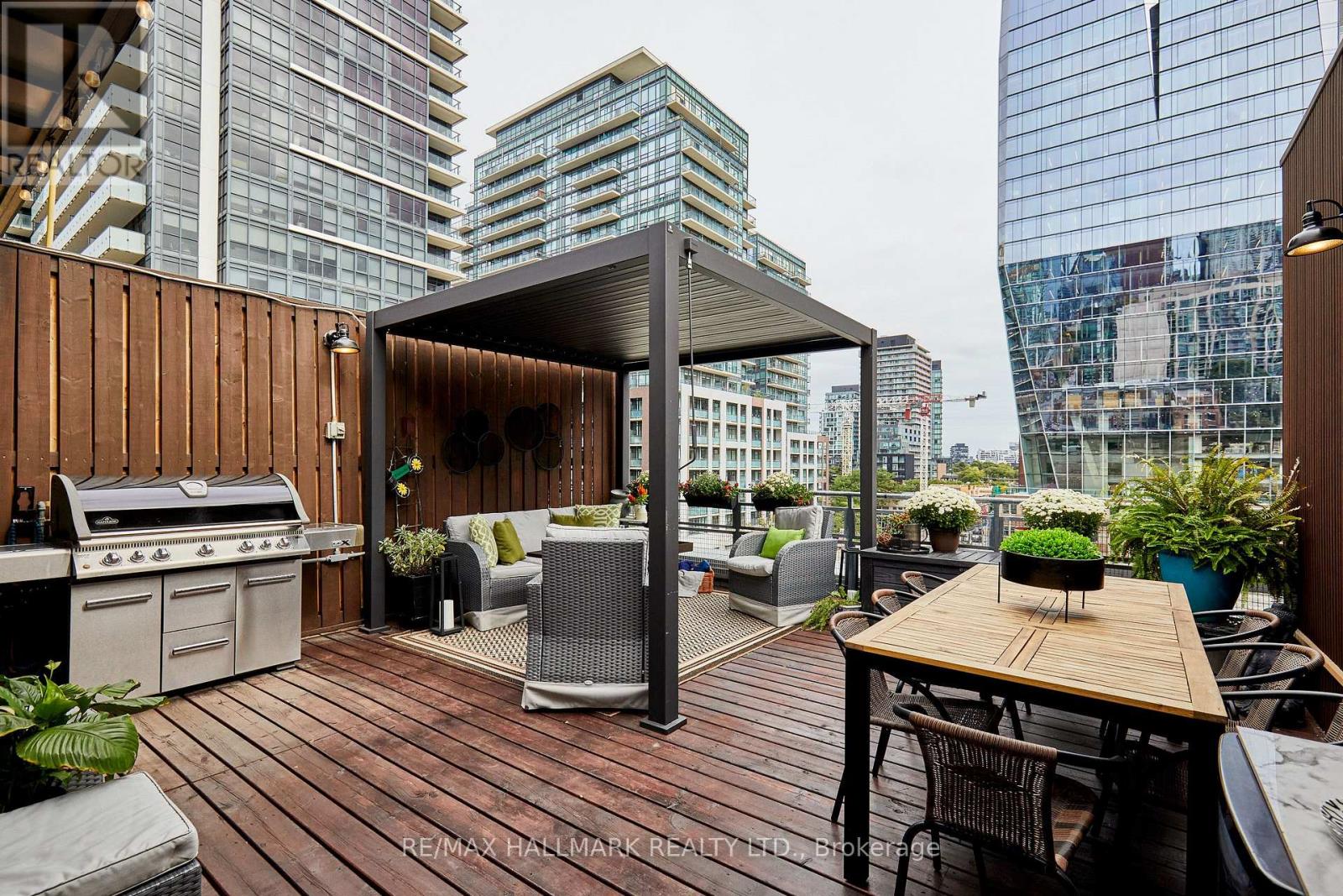 412 - 383 Adelaide Street E Property Photo 11