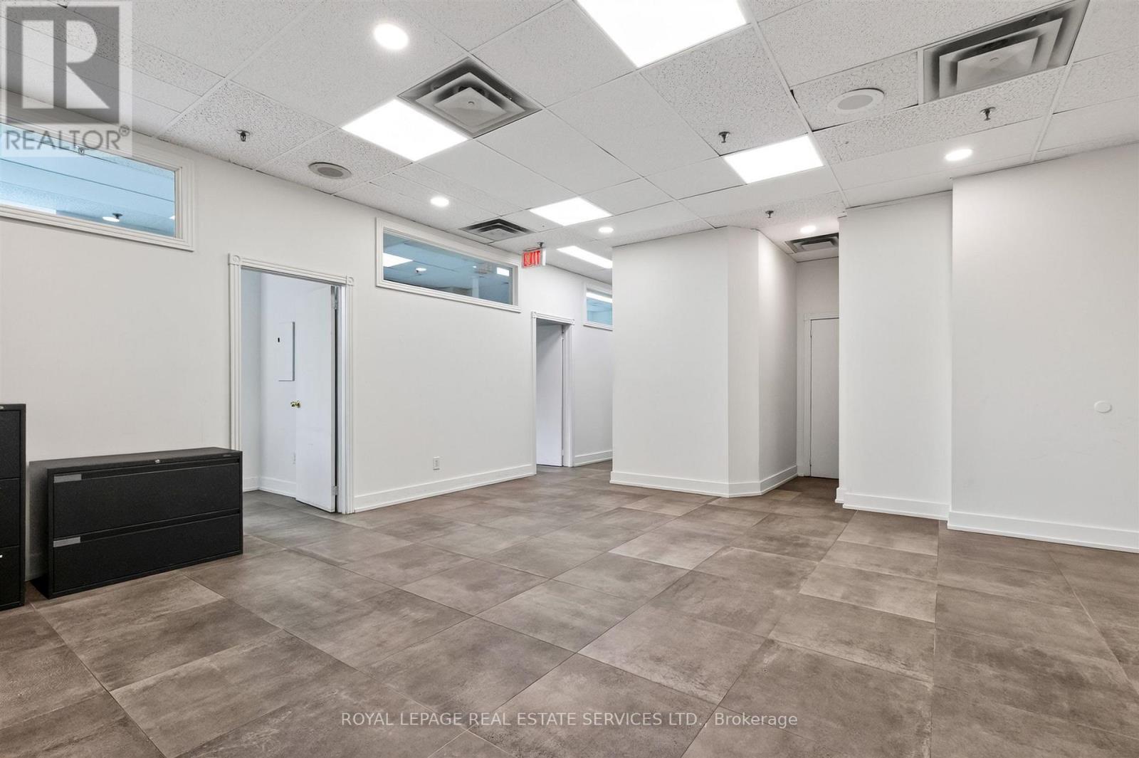 207/208 - 421 Bloor Street E Property Photo 7