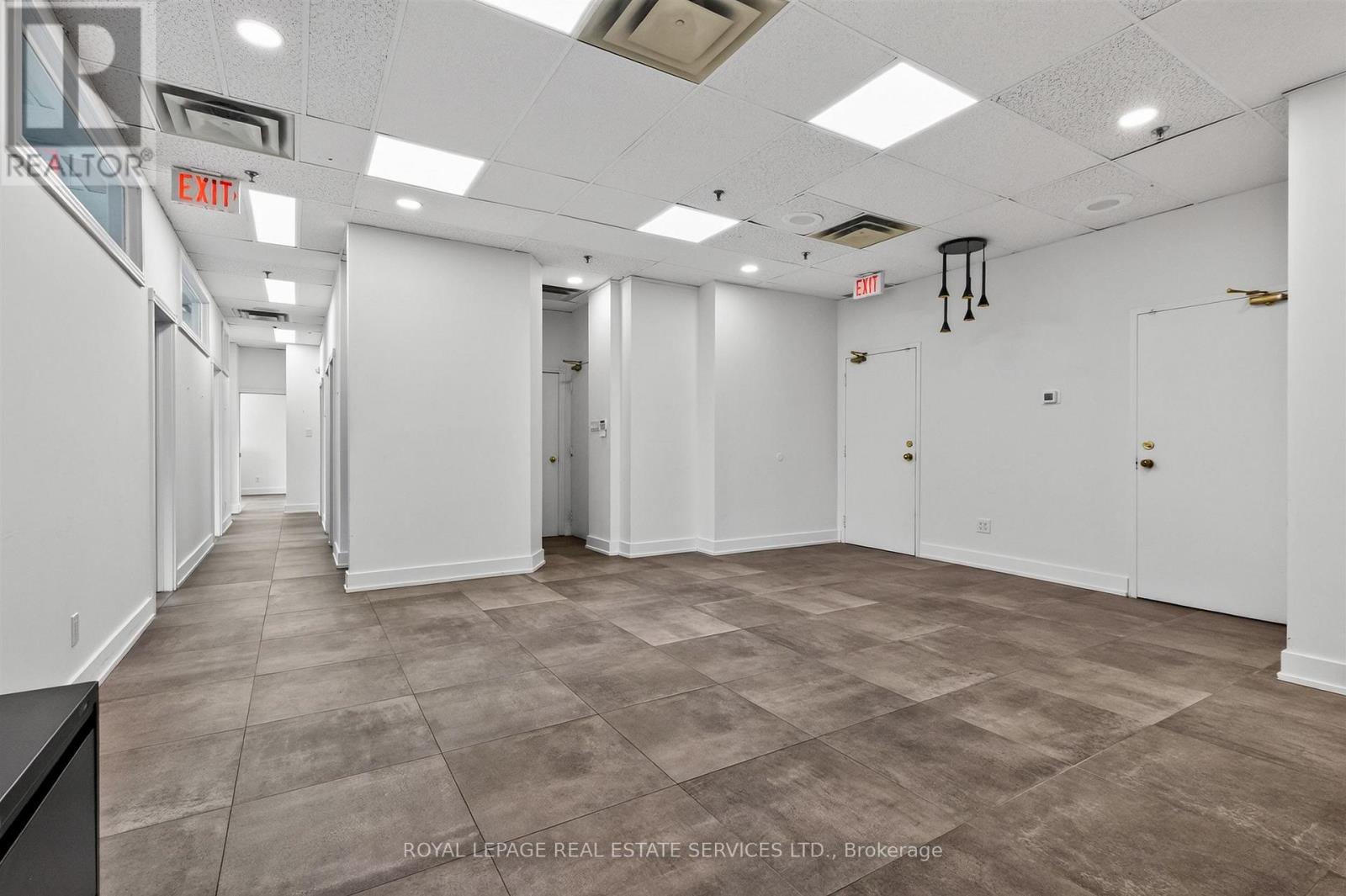 207/208 - 421 Bloor Street E Property Photo 8