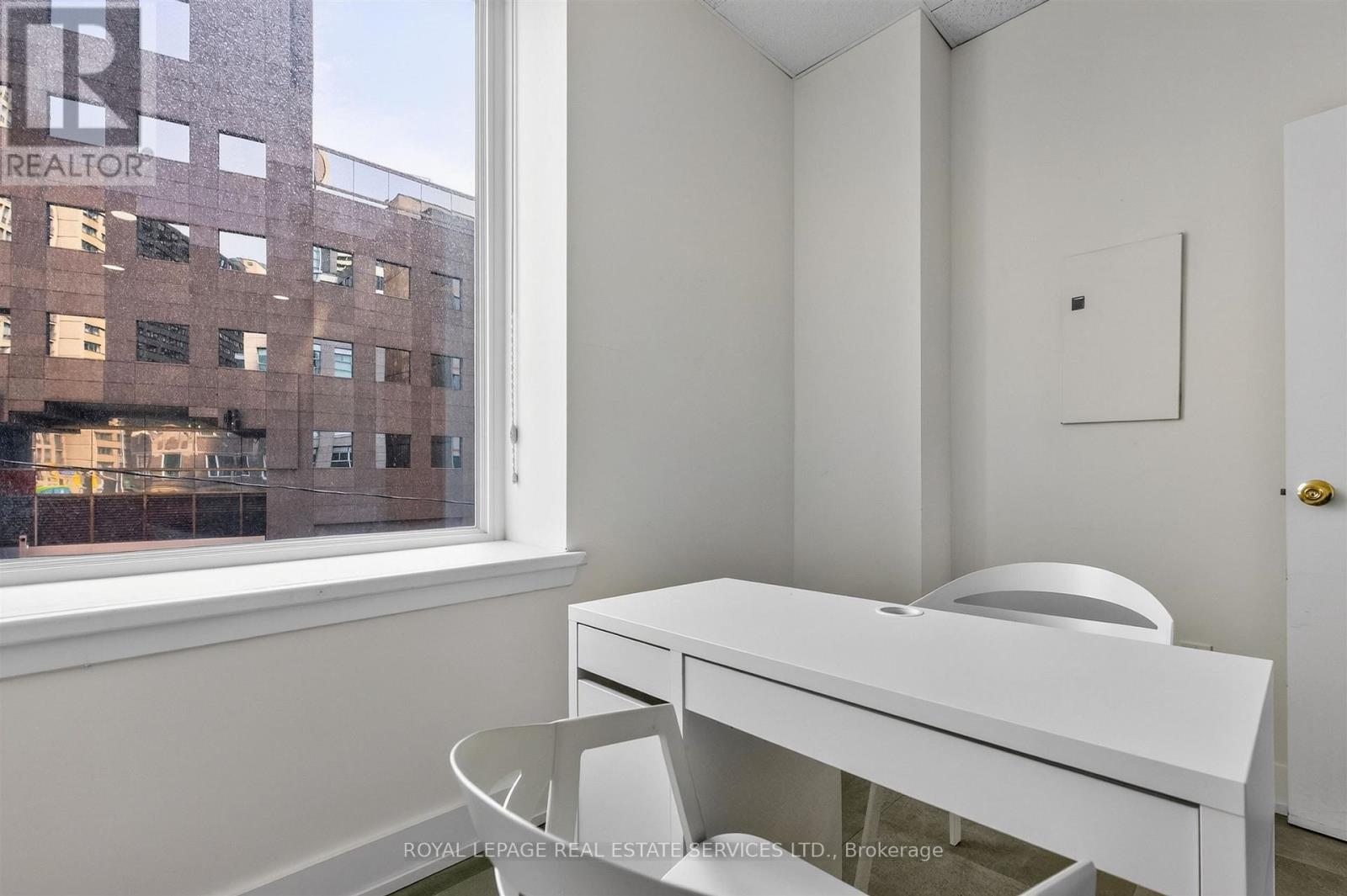 207/208 - 421 Bloor Street E Property Photo 11