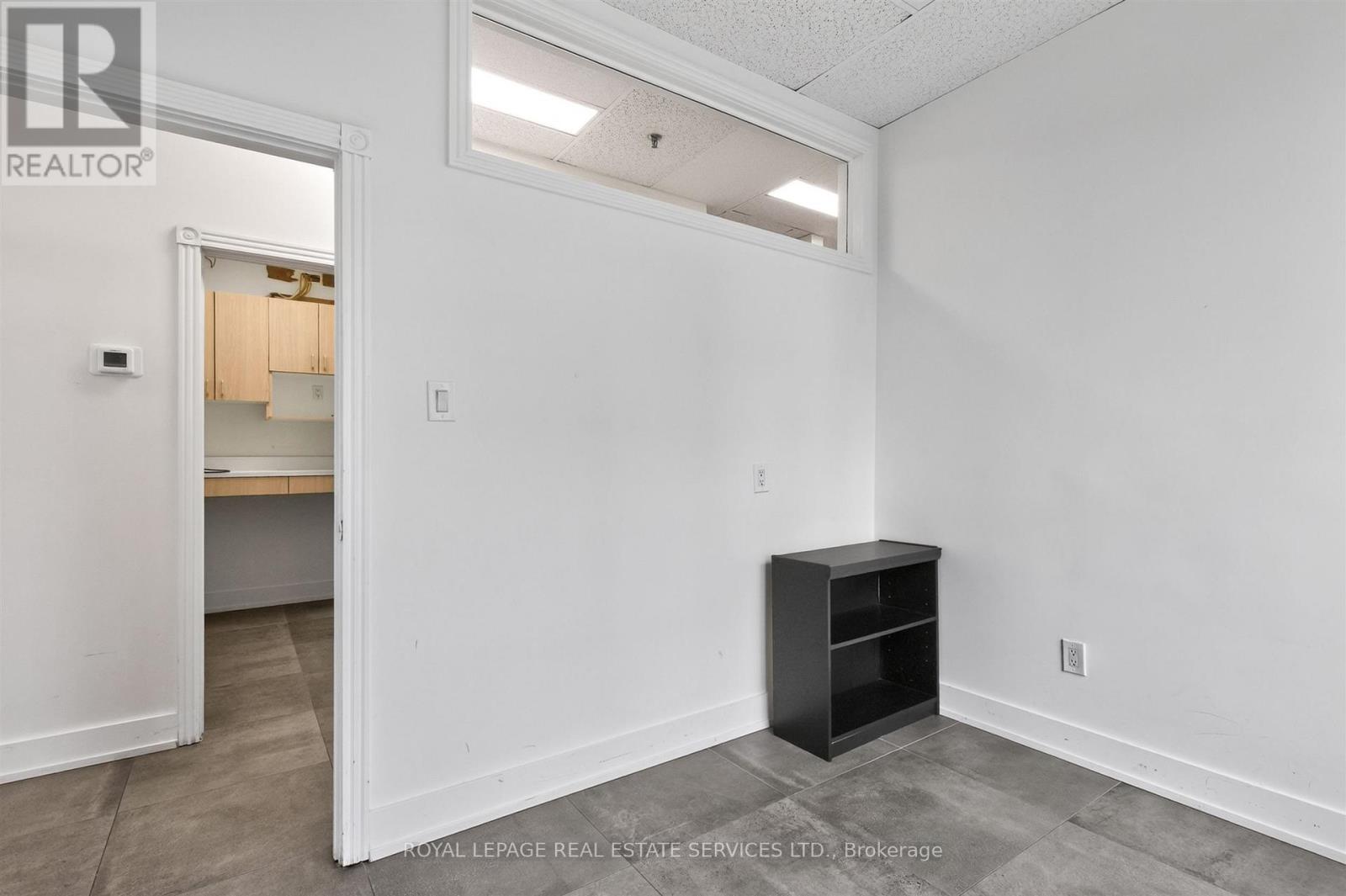 207/208 - 421 Bloor Street E Property Photo 17