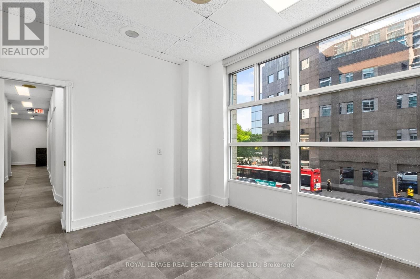 207/208 - 421 Bloor Street E Property Photo 21