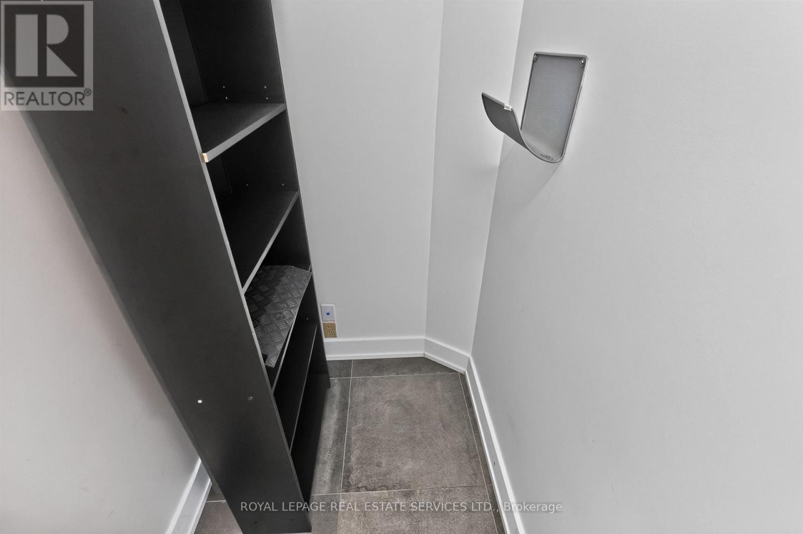 207/208 - 421 Bloor Street E Property Photo 23