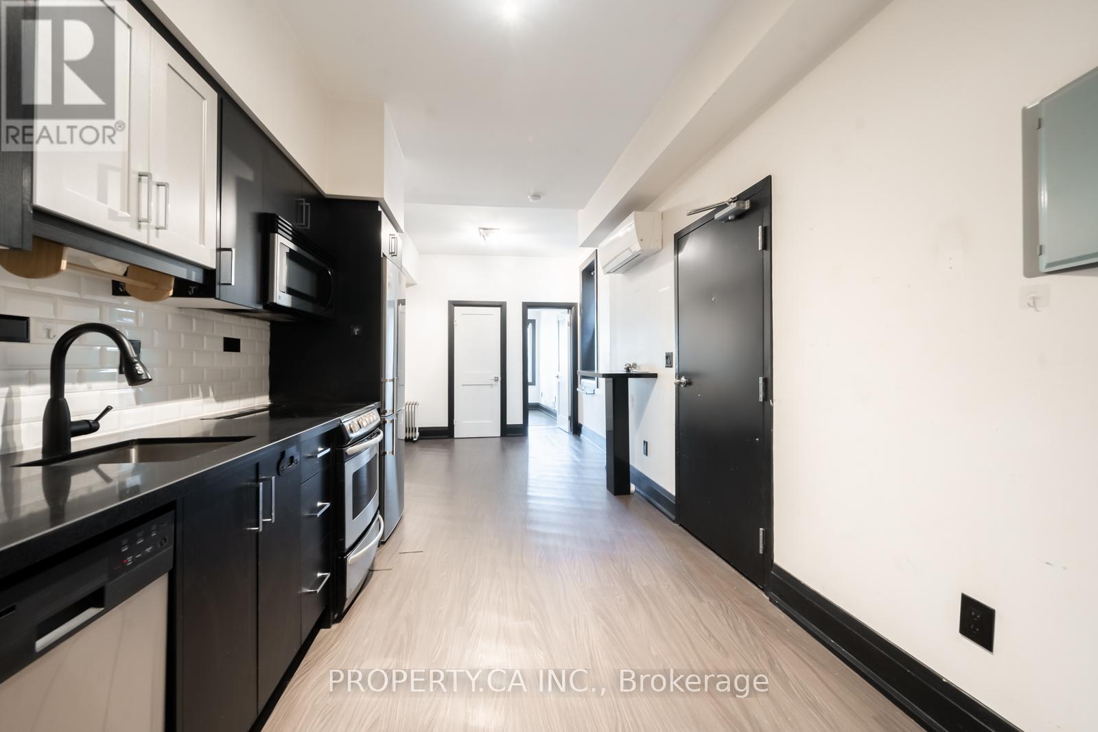 3 - 960 Queen Street W Property Photo 3