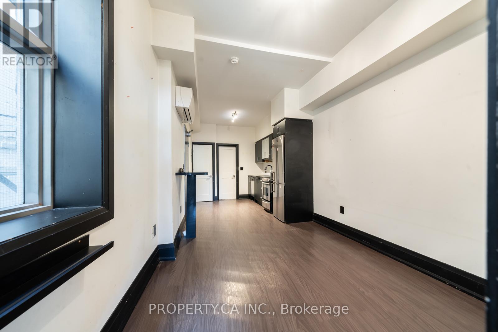 3 - 960 Queen Street W Property Photo 5