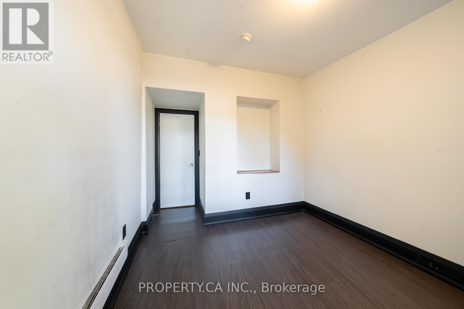 3 - 960 Queen Street W Property Photo 7