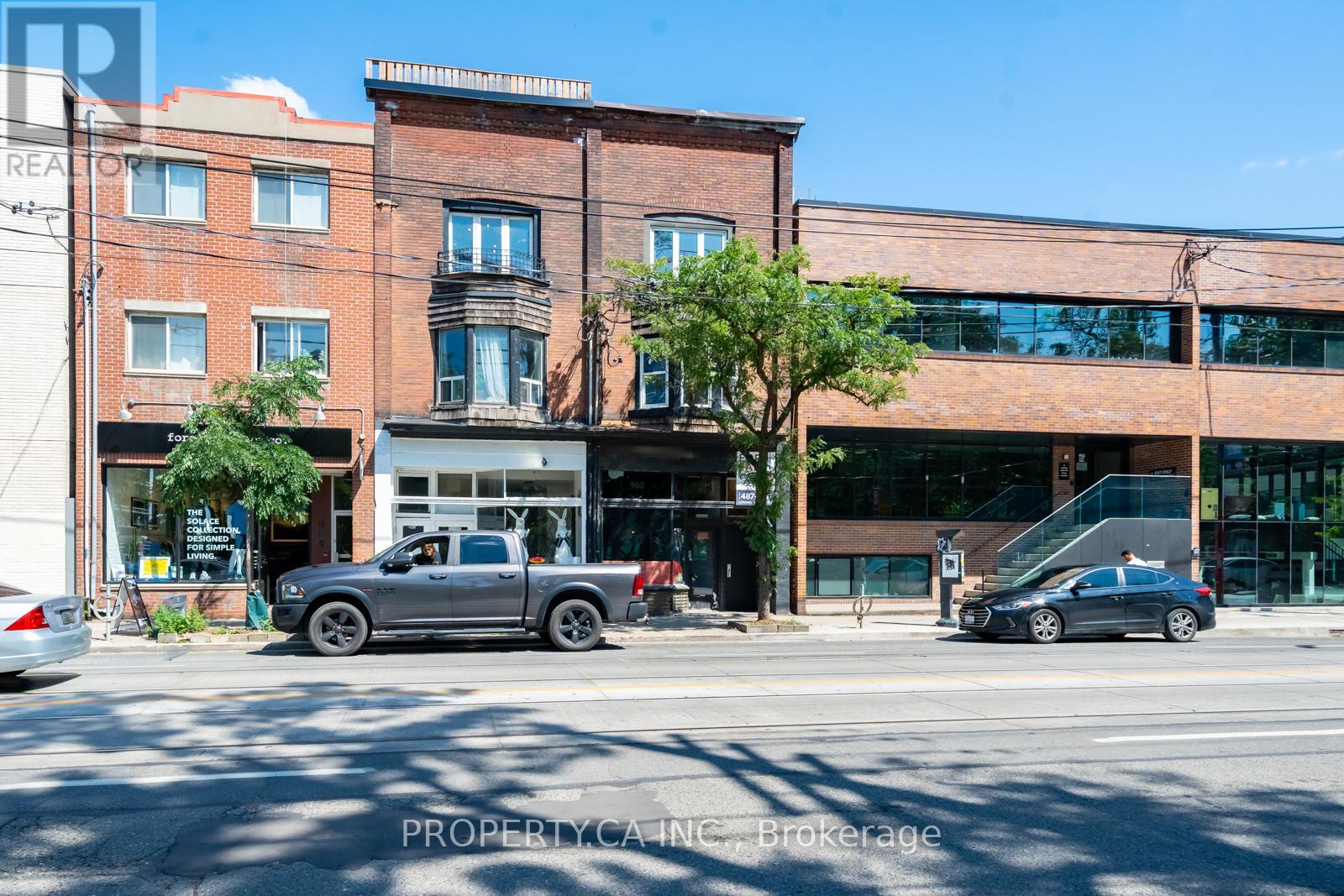 3 - 960 Queen Street W Property Photo 9