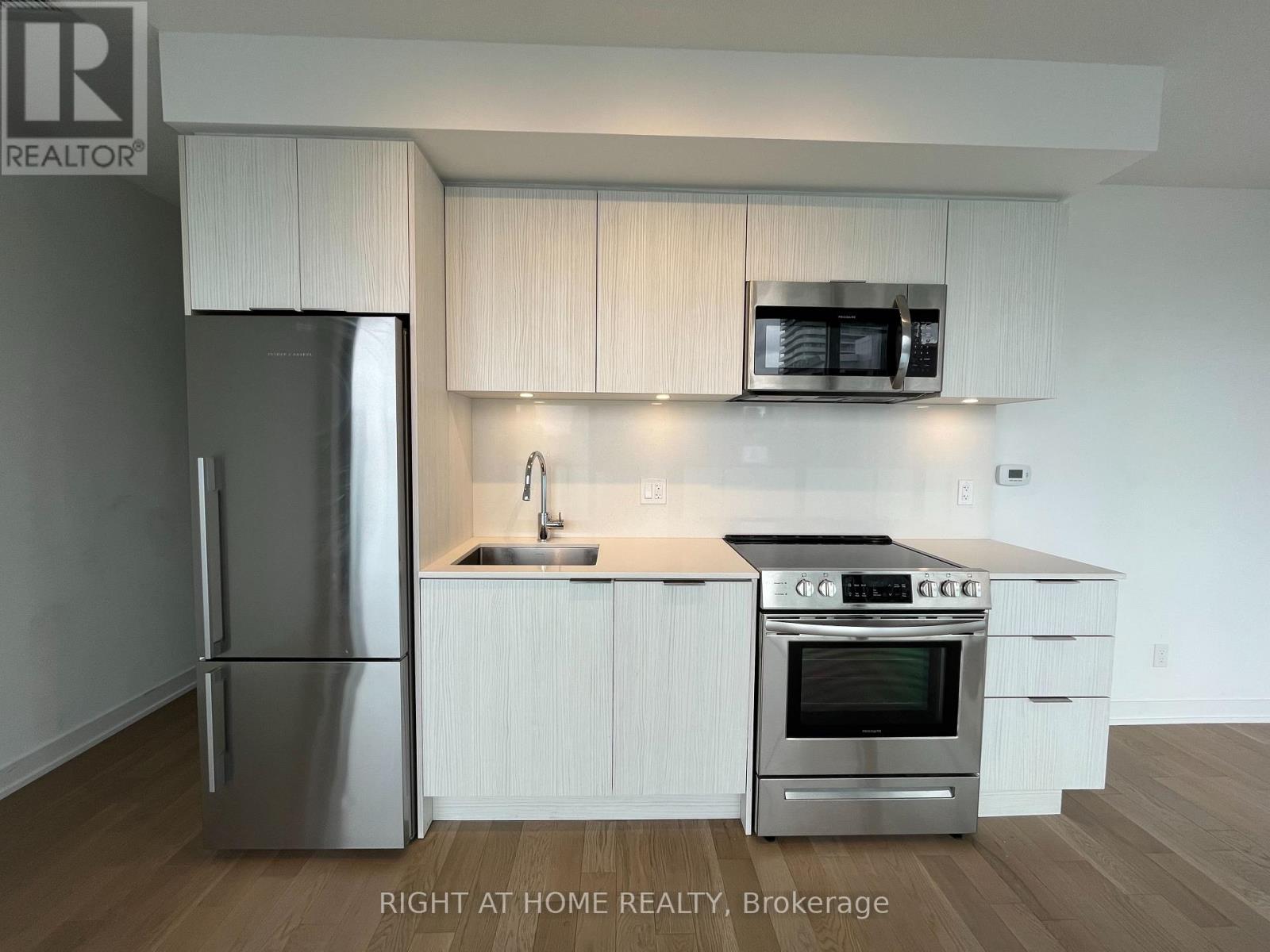 2112 - 25 Richmond Street E Property Photo 4